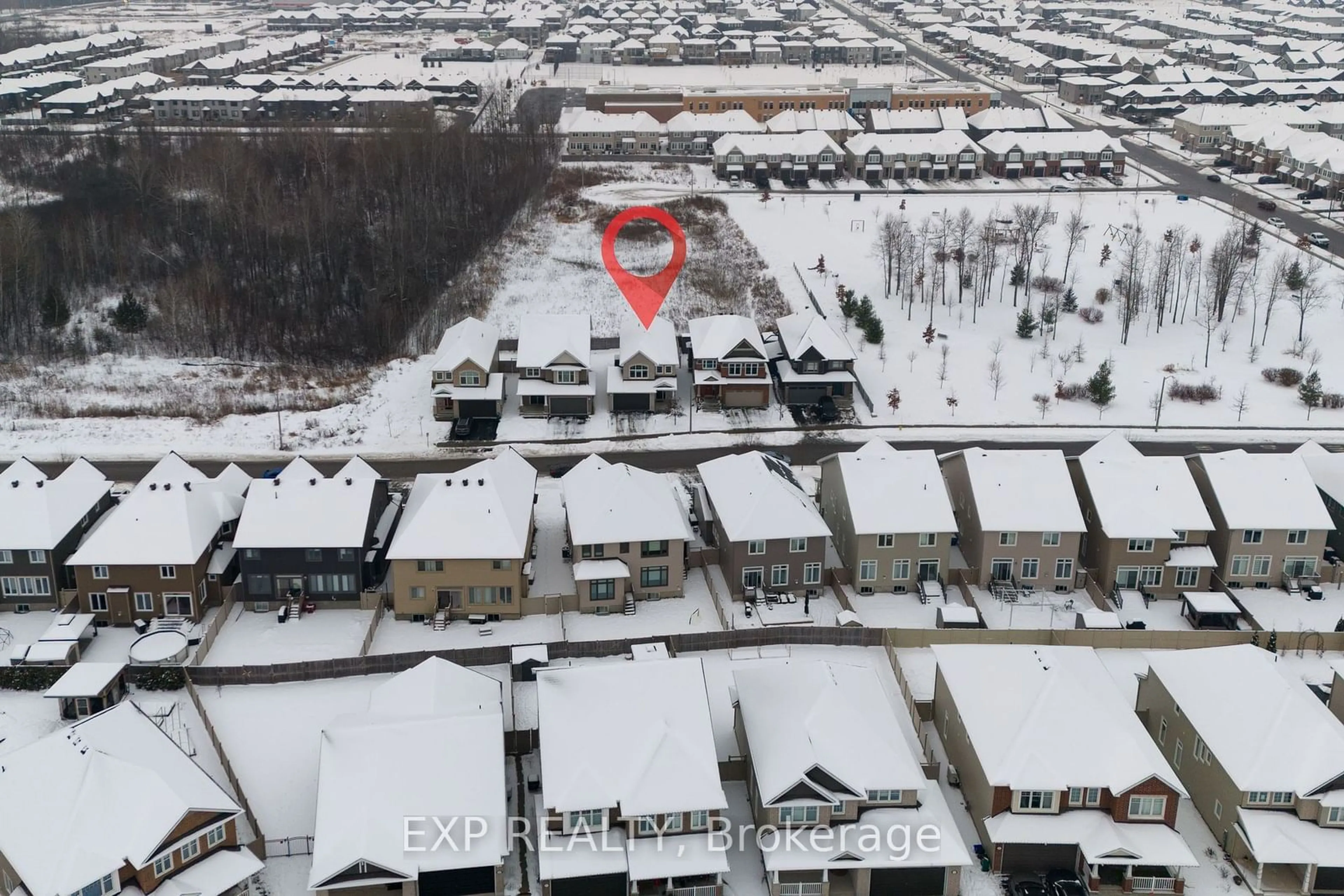 A pic from outside/outdoor area/front of a property/back of a property/a pic from drone, unknown for 617 Sora Way, Blossom Park - Airport and Area Ontario K1T 0N8