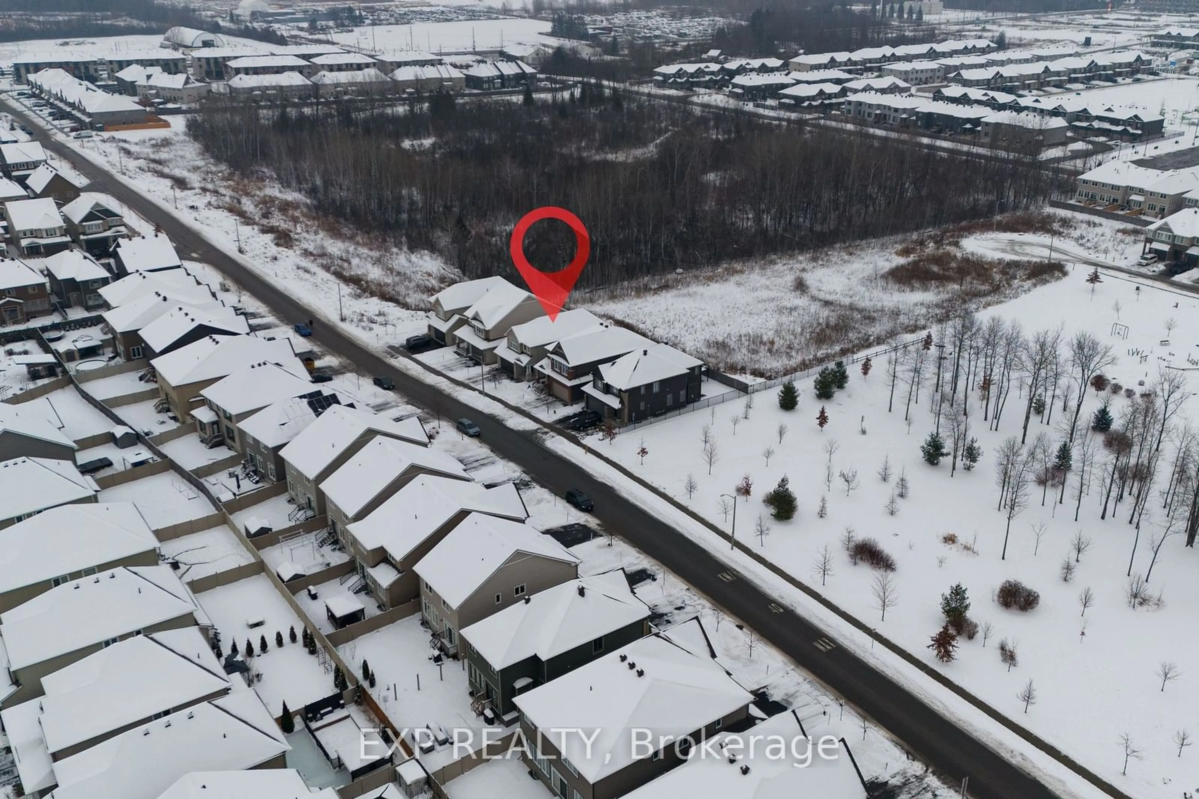 A pic from outside/outdoor area/front of a property/back of a property/a pic from drone, street for 617 Sora Way, Blossom Park - Airport and Area Ontario K1T 0N8