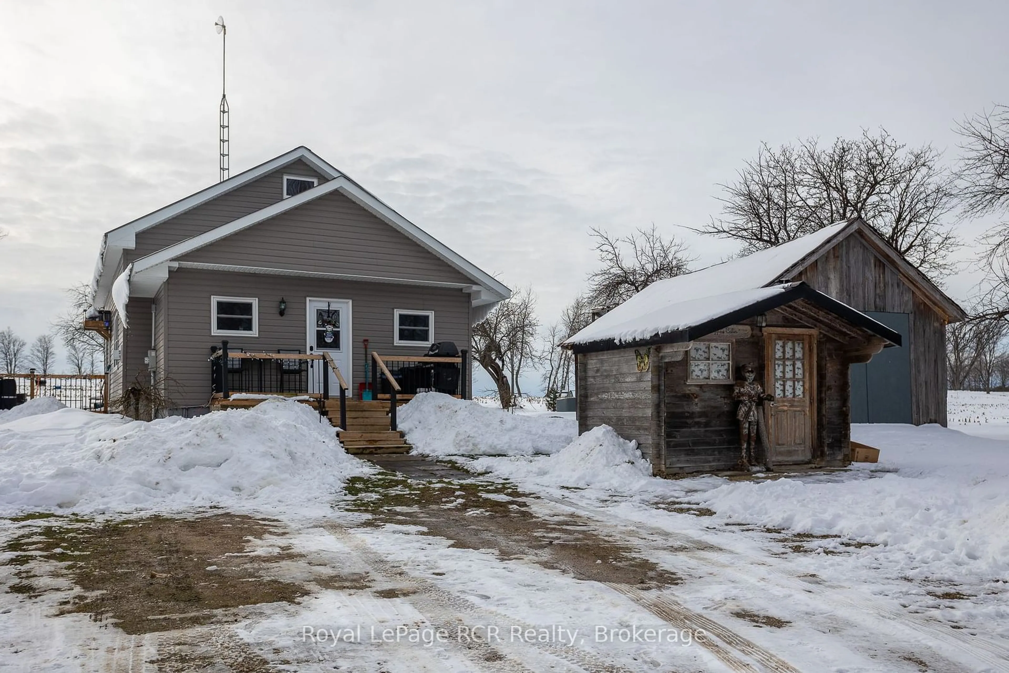 Shed for 206 Crawford Rd, Chatsworth Ontario N0H 1C0