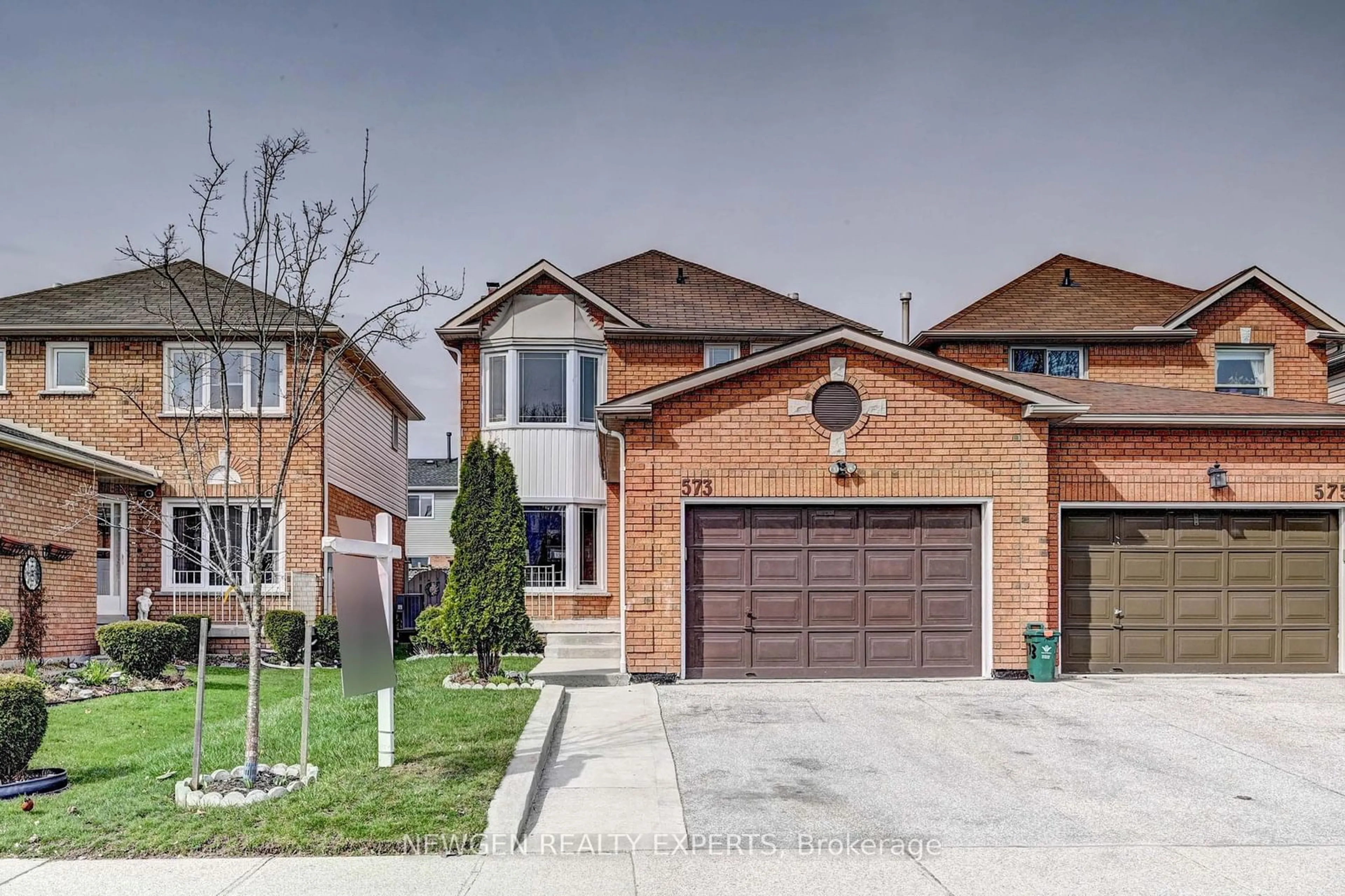 Home with brick exterior material, street for 573 Burnett Ave, Cambridge Ontario N1T 1M6