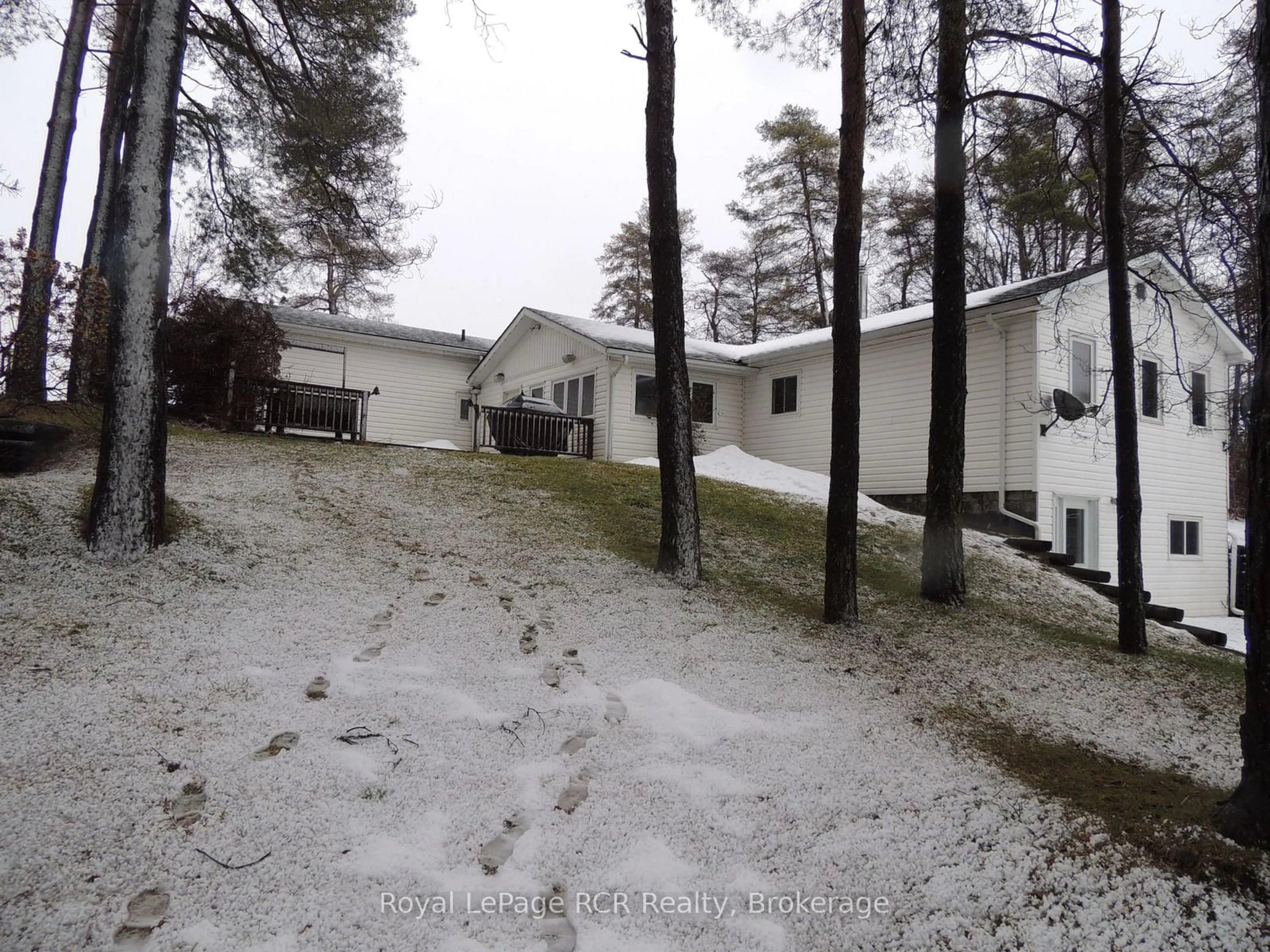 A pic from outside/outdoor area/front of a property/back of a property/a pic from drone, unknown for 472768 Southgate Sdrd 47, Southgate Ontario N0G 1R0