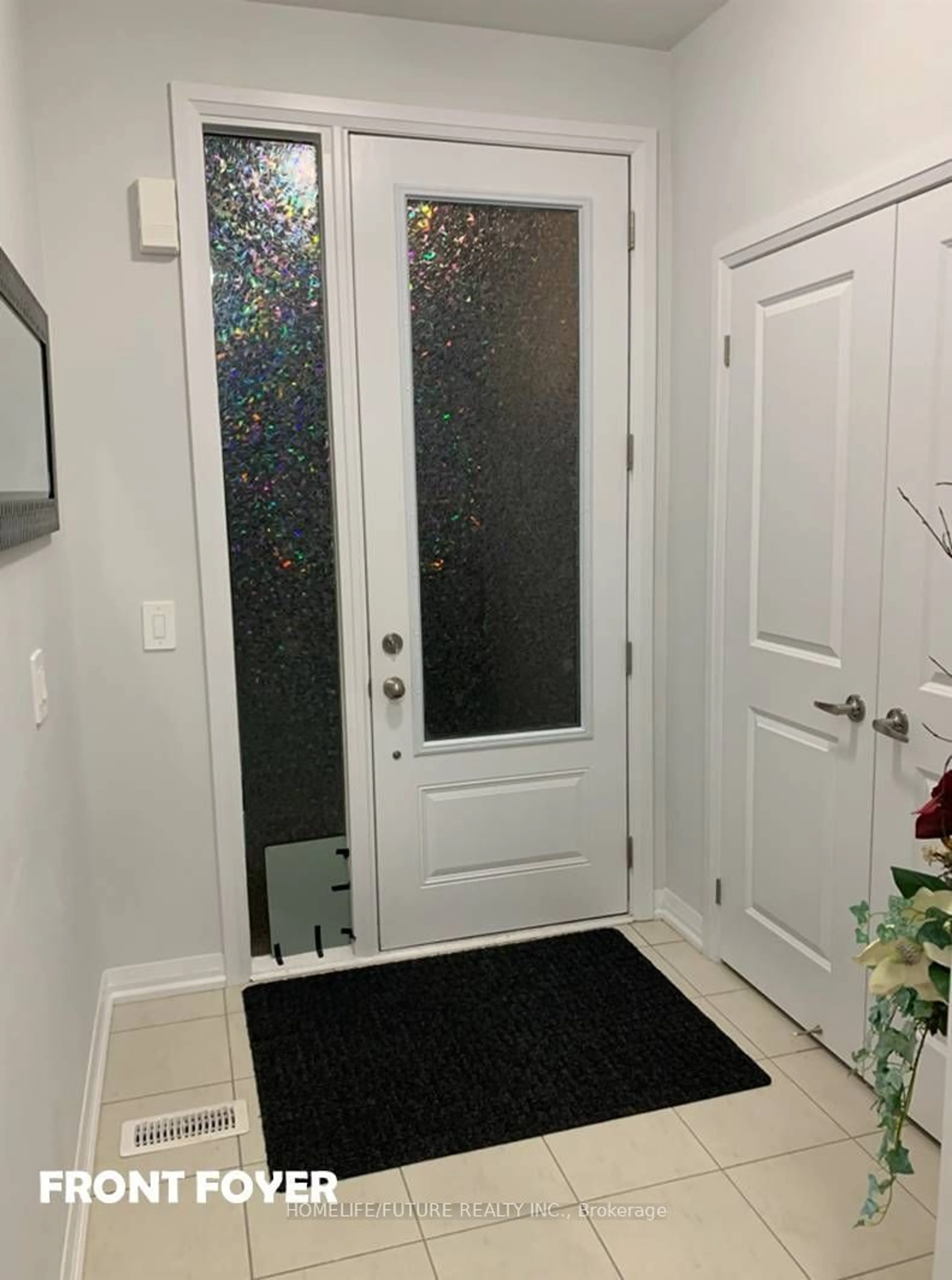 Indoor entryway for 42 Keenan St, Kawartha Lakes Ontario K9V 6C2