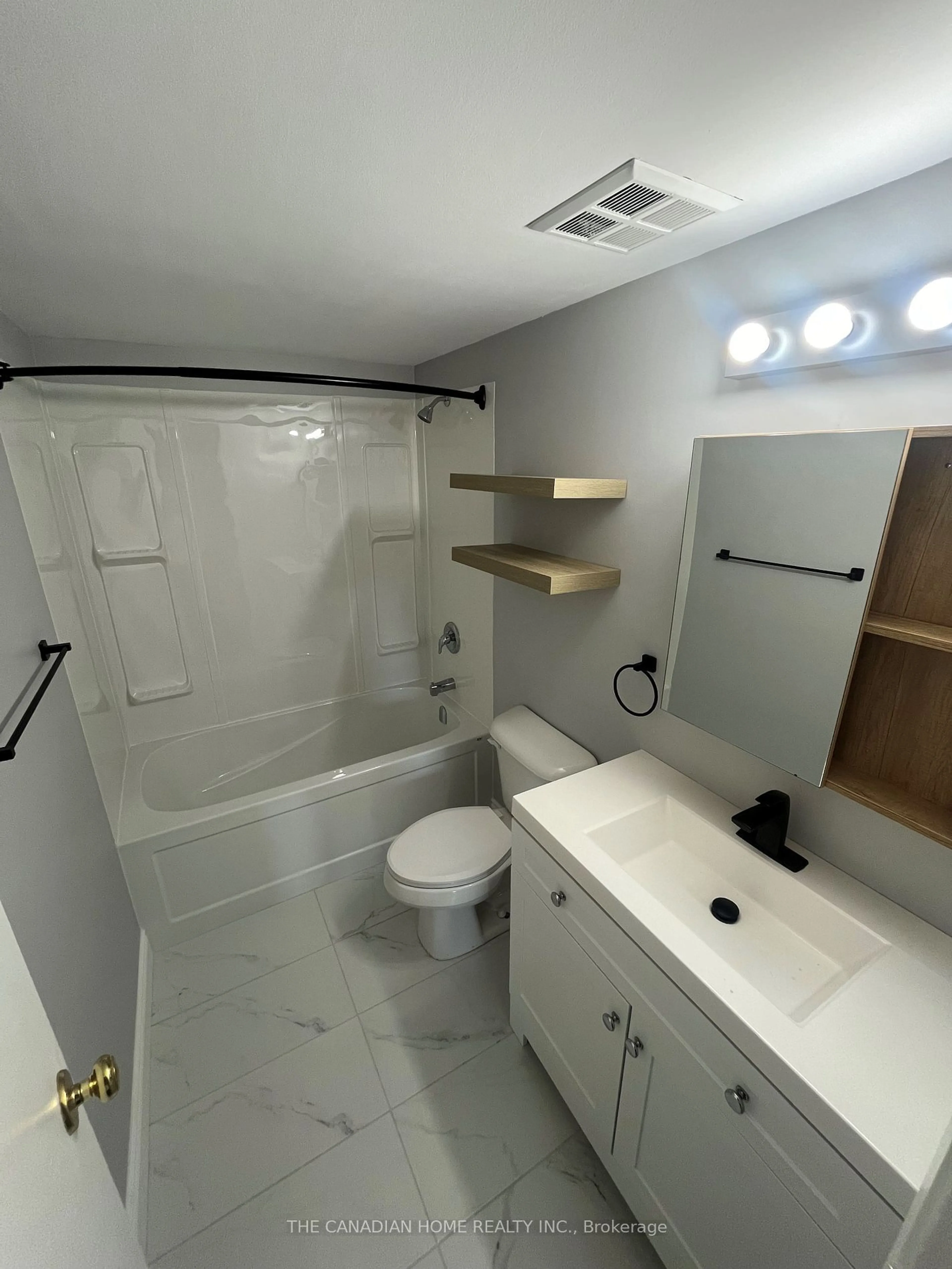 Standard bathroom, ceramic/tile floor for 15 HOFSTETTER Ave #412, Kitchener Ontario N2A 3Z7