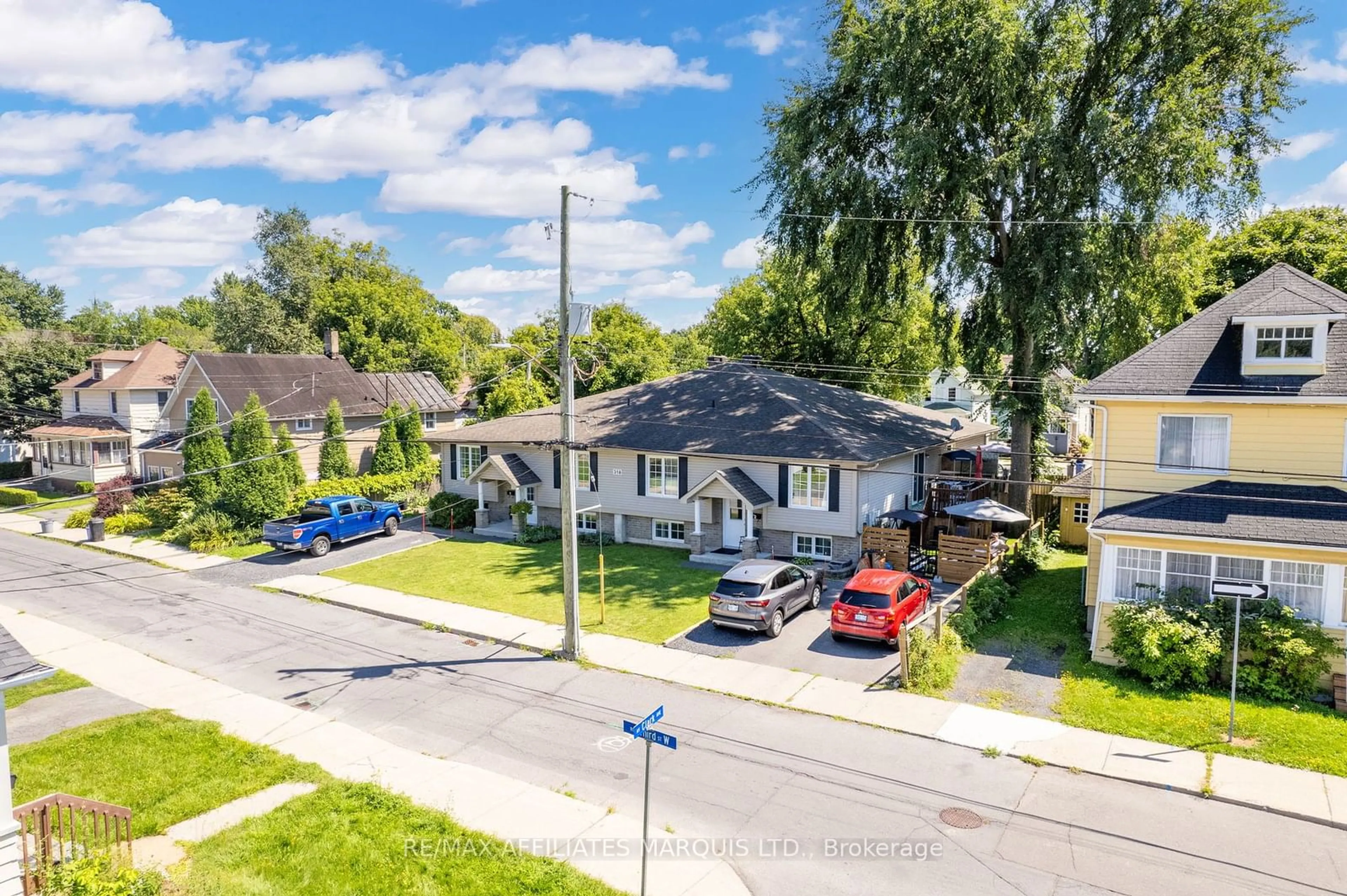 A pic from outside/outdoor area/front of a property/back of a property/a pic from drone, street for 318 THIRD St, Cornwall Ontario K6J 2P5