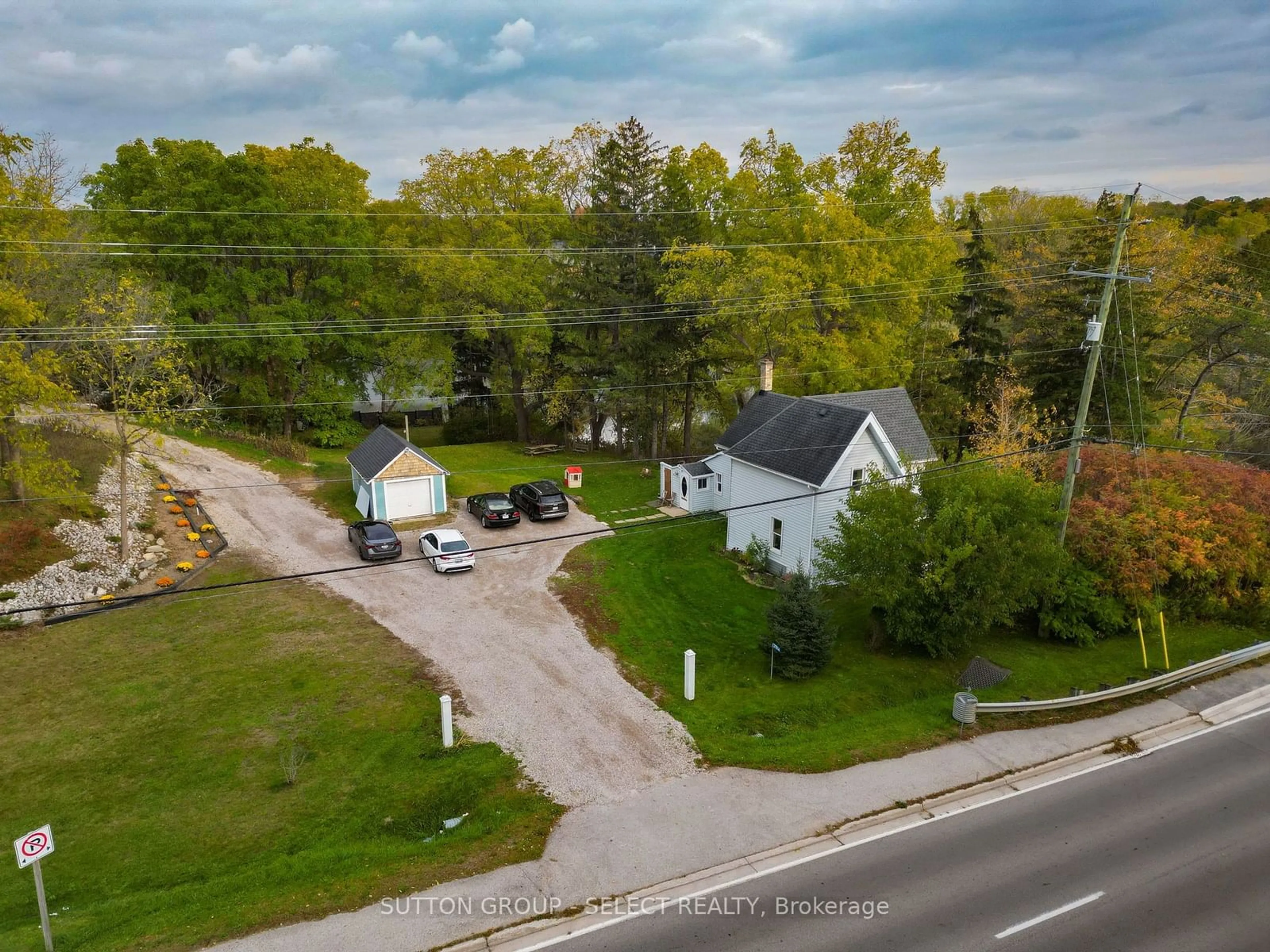 A pic from outside/outdoor area/front of a property/back of a property/a pic from drone, street for 21654 RICHMOND St, Middlesex Centre Ontario N5X 4B2