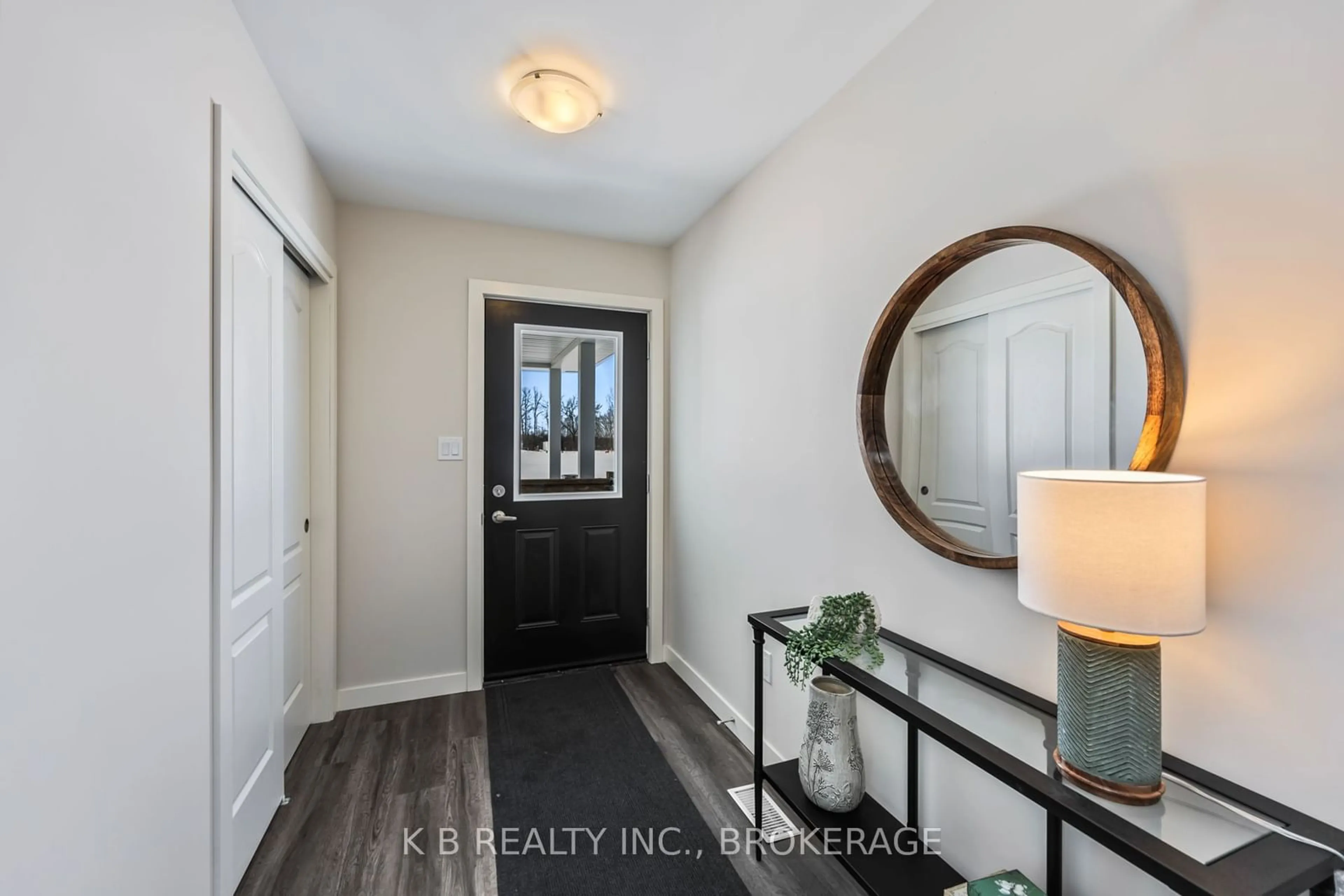 Indoor entryway for 3 Forest Crt, Greater Napanee Ontario K7R 3L1