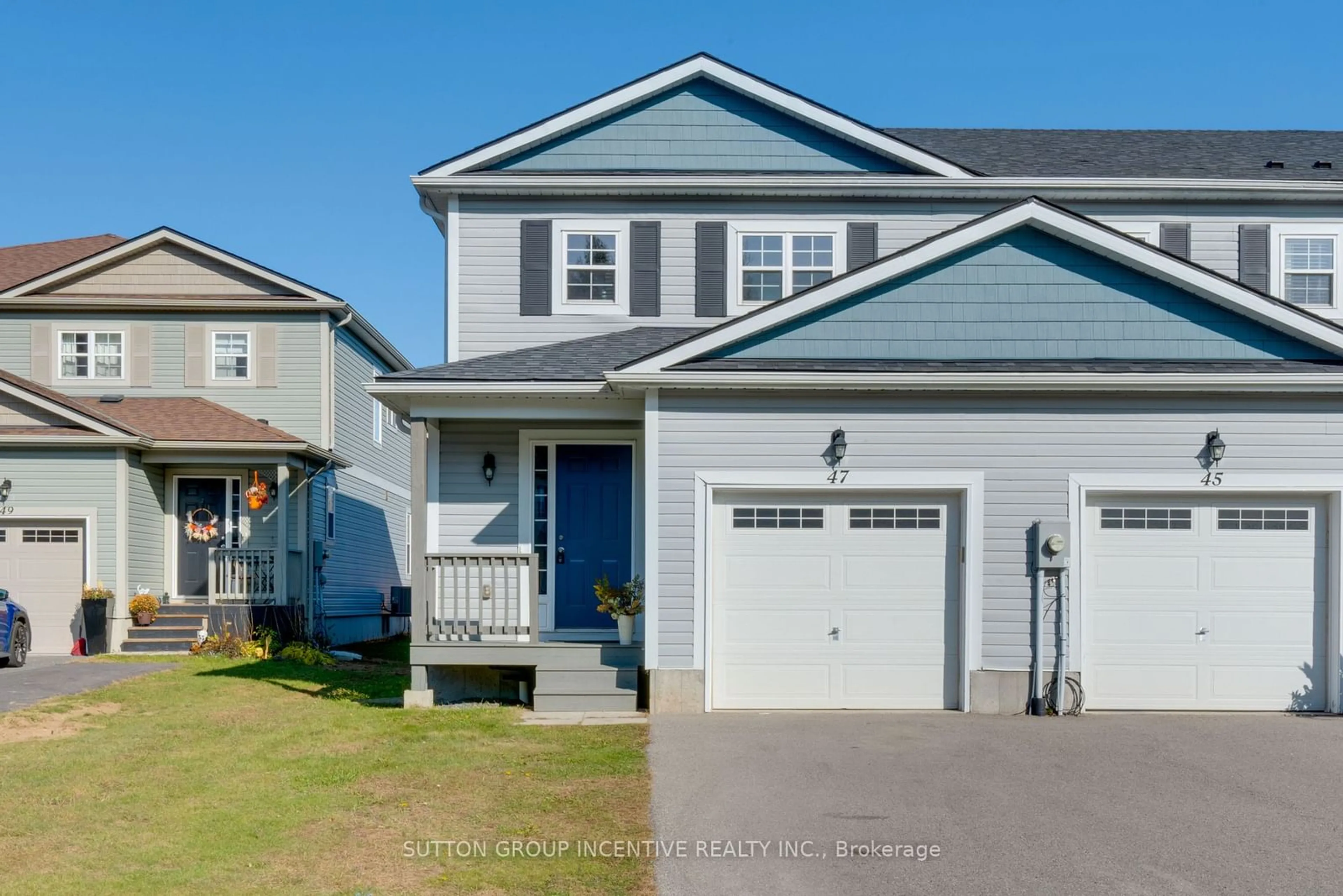 Home with vinyl exterior material, street for 47 Little Ryan's Way, Bracebridge Ontario P1L 0C3