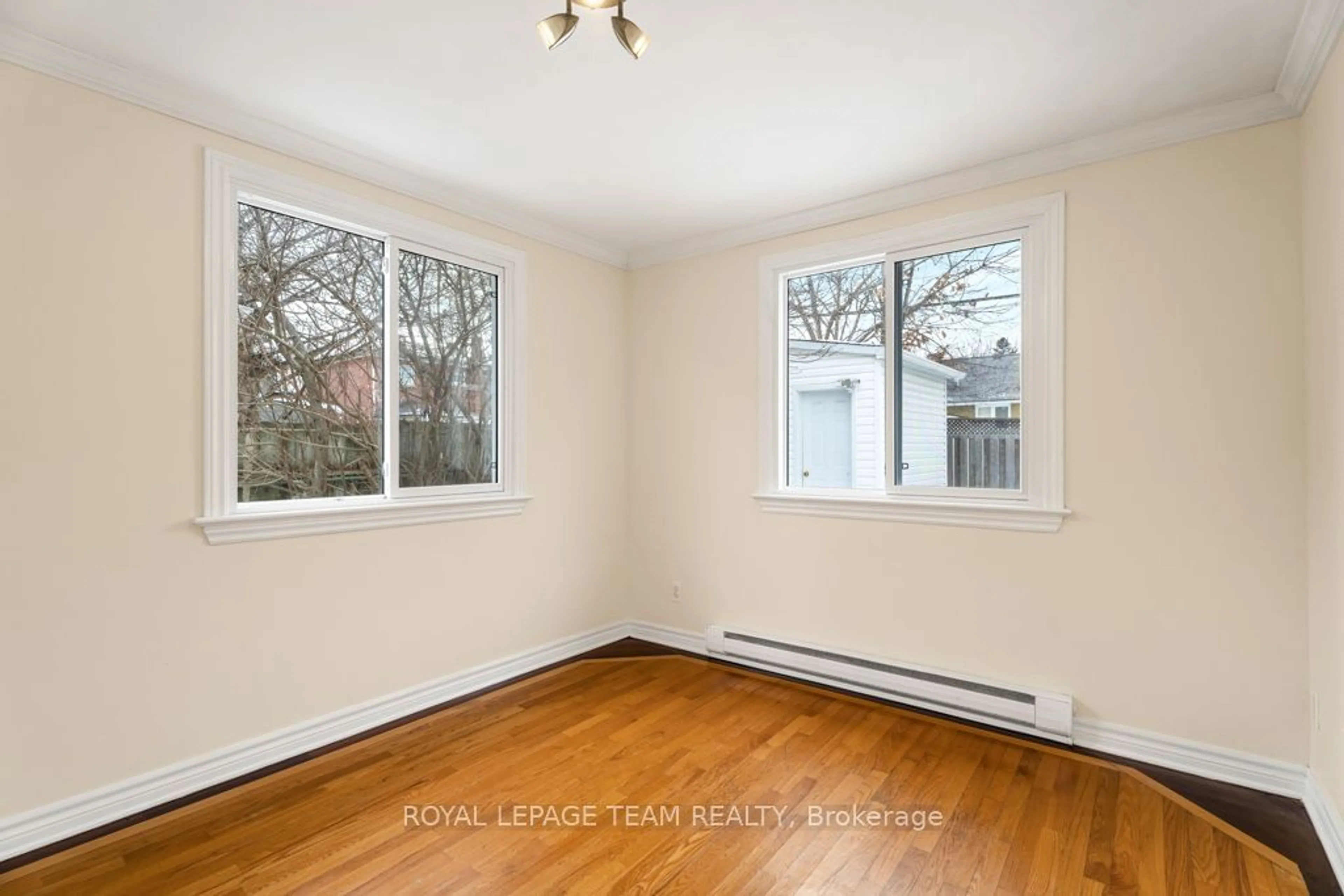 A pic of a room for 978 Admiral Ave, Carlington - Central Park Ontario K1Z 6L9