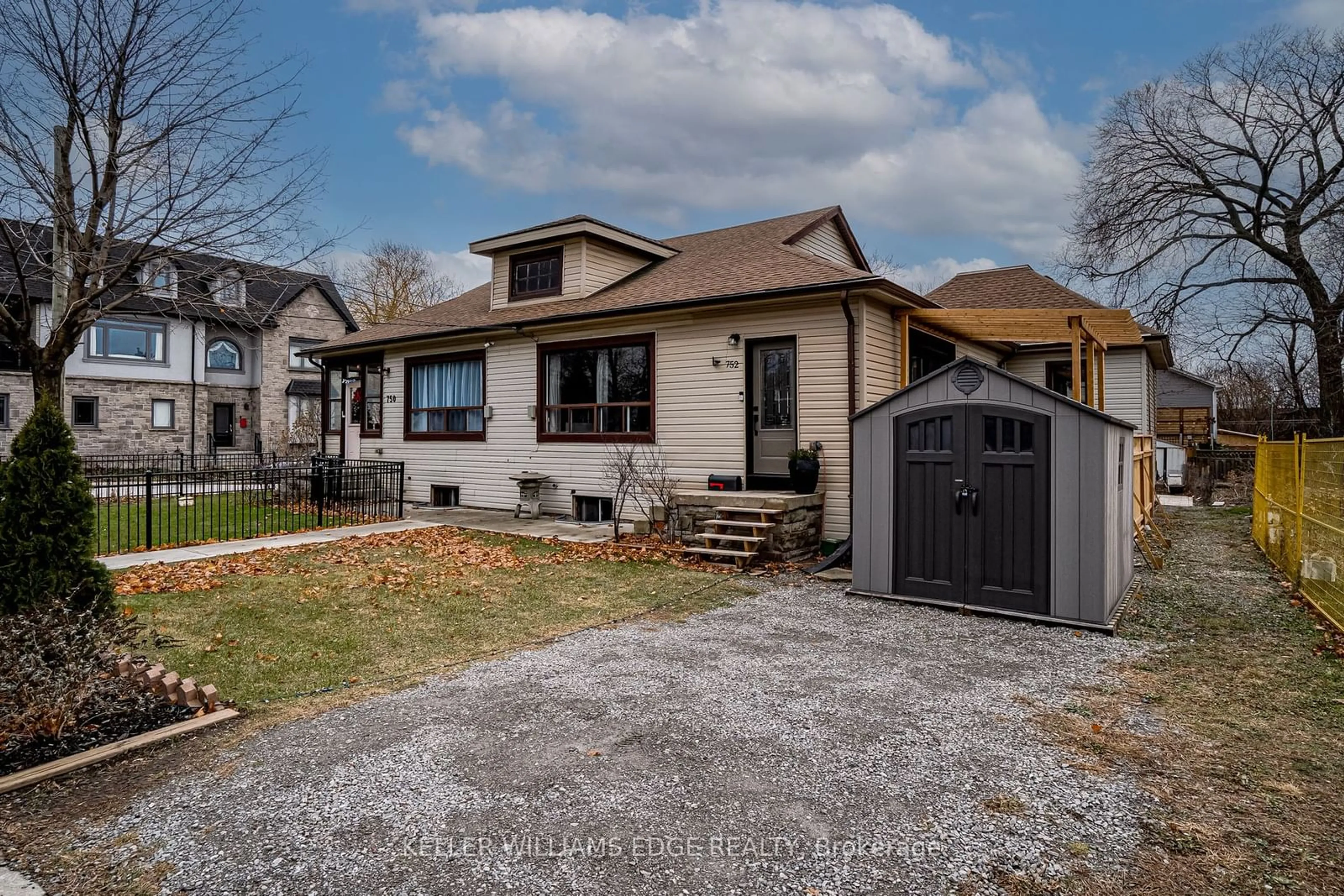 Home with brick exterior material, street for 752 Beach Blvd, Hamilton Ontario L8H 6Y9