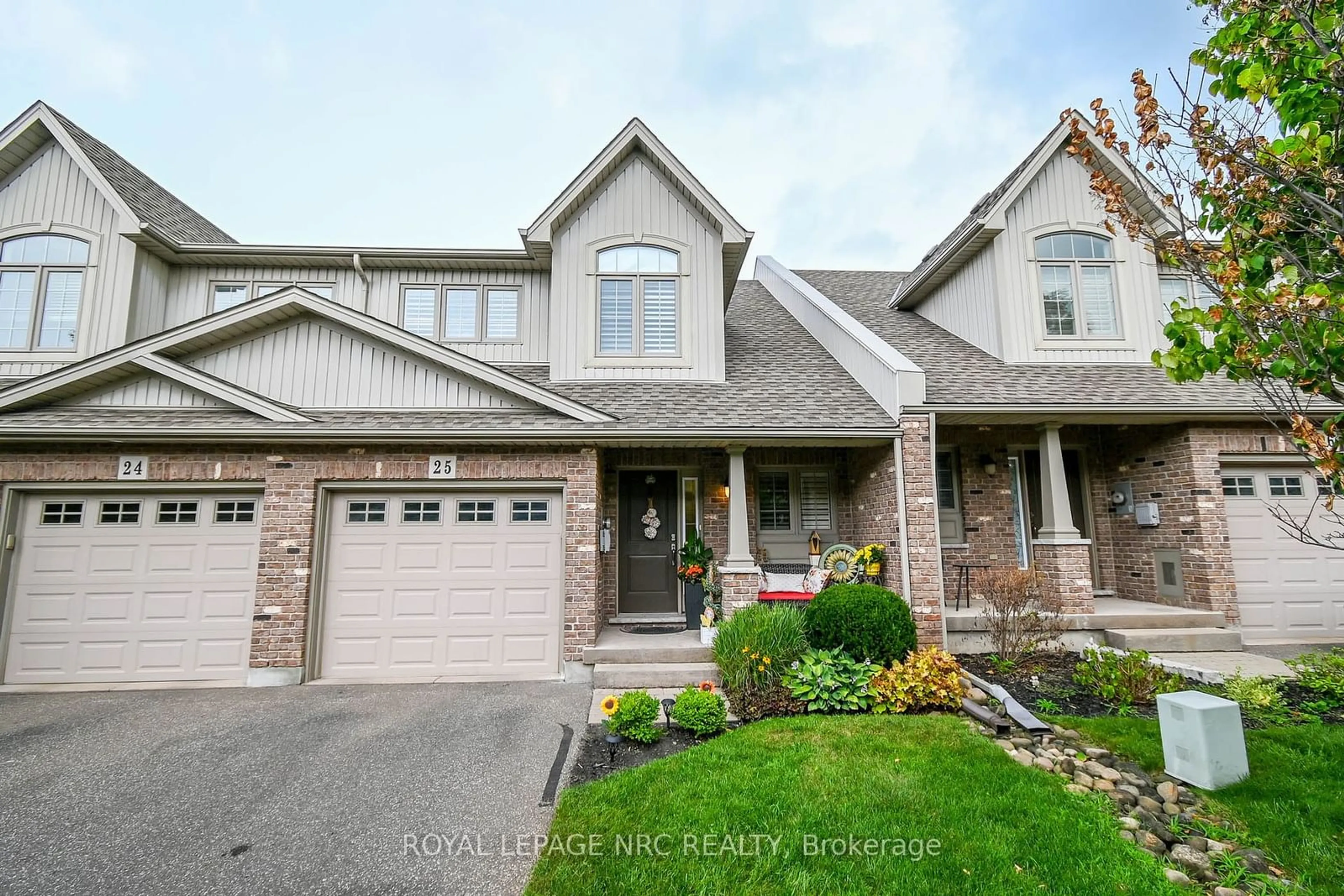 Home with brick exterior material, street for 7 Gibson Pl #25, St. Catharines Ontario L2R 0A3