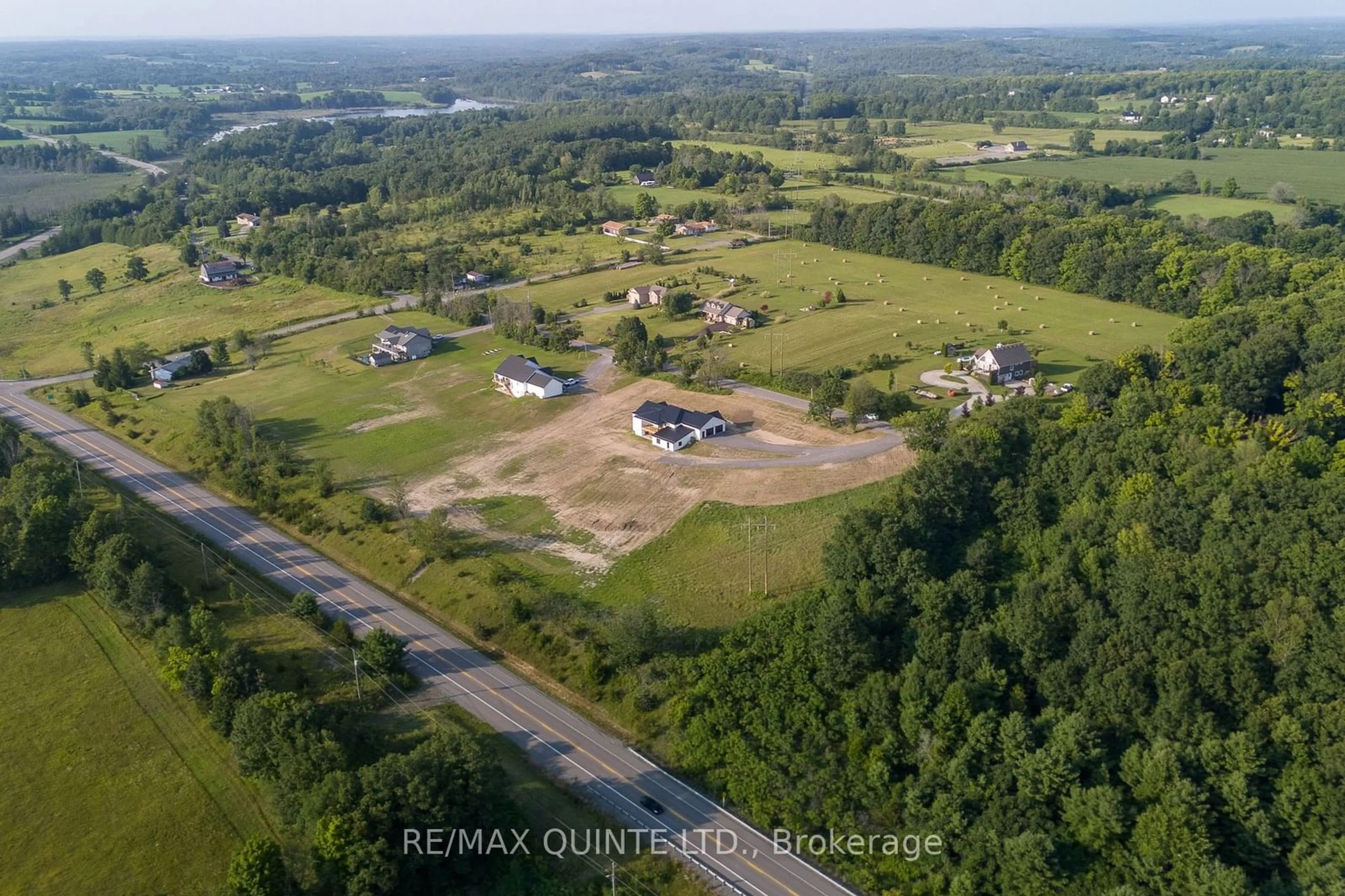 A pic from outside/outdoor area/front of a property/back of a property/a pic from drone, unknown for 171 Pine Hill Cres, Belleville Ontario K0K 3E0