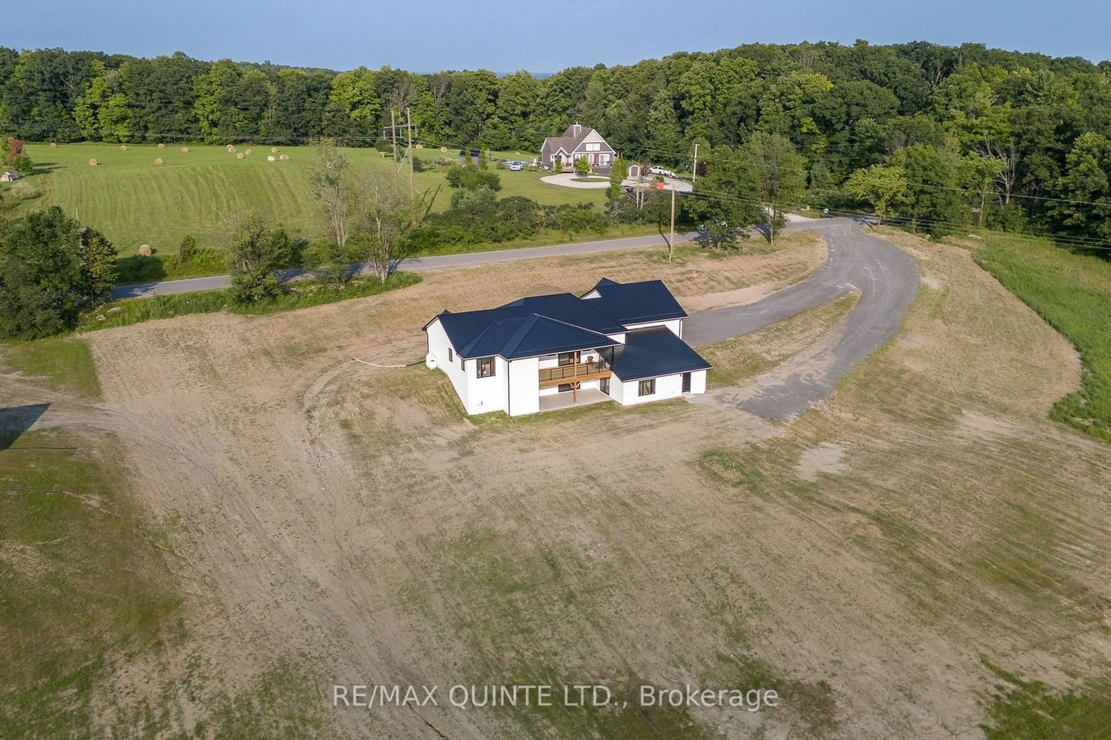 A pic from outside/outdoor area/front of a property/back of a property/a pic from drone, building for 171 Pine Hill Cres, Belleville Ontario K0K 3E0