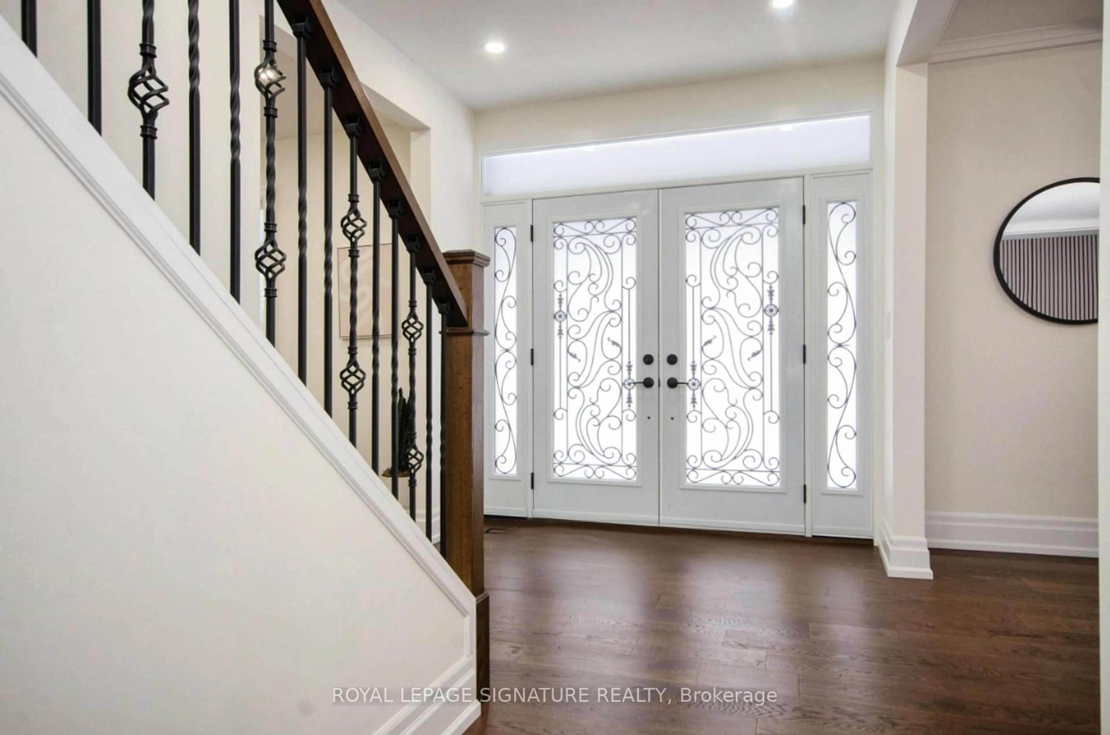 Indoor entryway for 7563 Dale Rd, Port Hope Ontario L1A 1N1