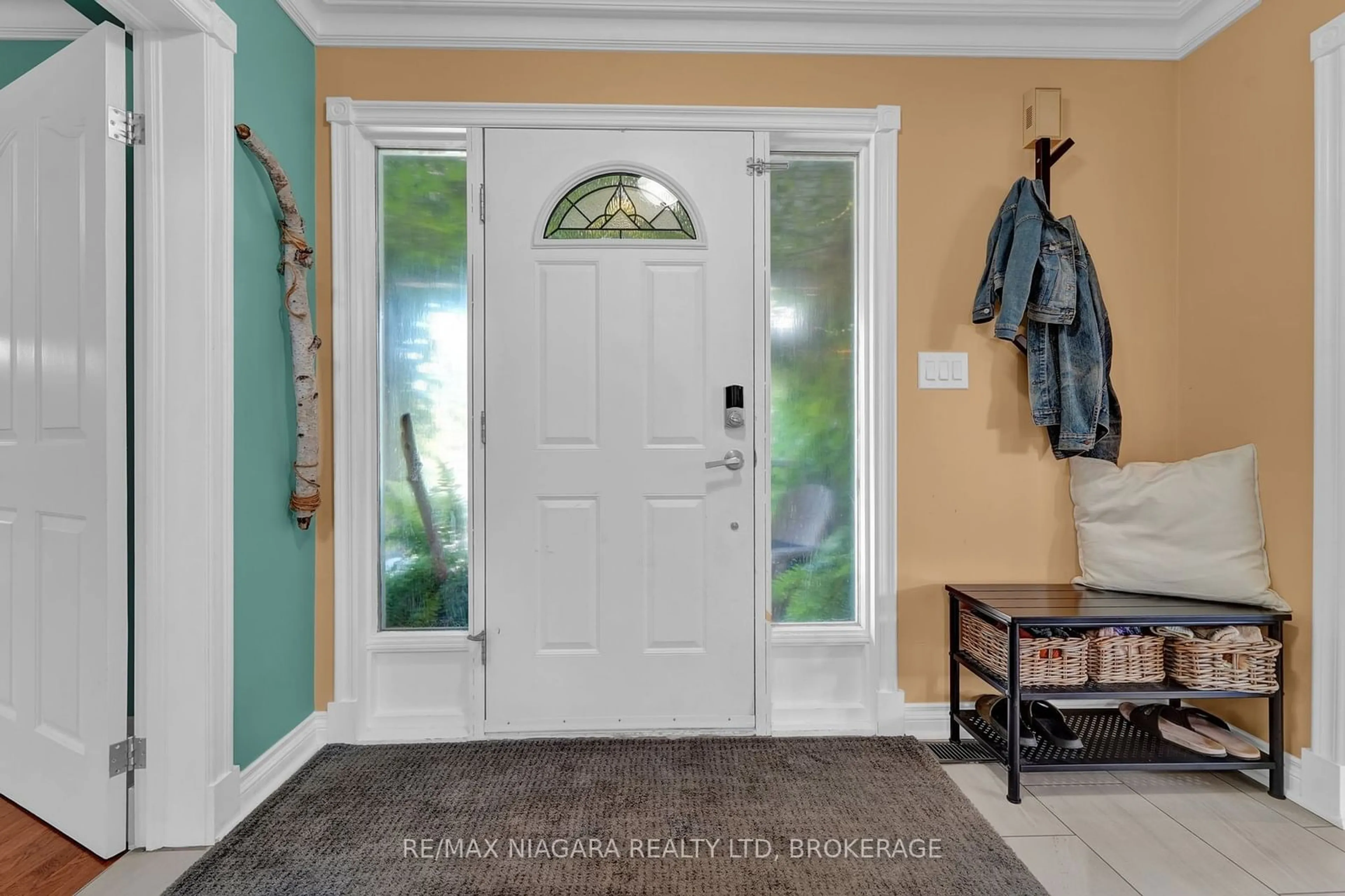 Indoor entryway for 1291 CONCESSION 2 Rd, Niagara-on-the-Lake Ontario L0S 1J0