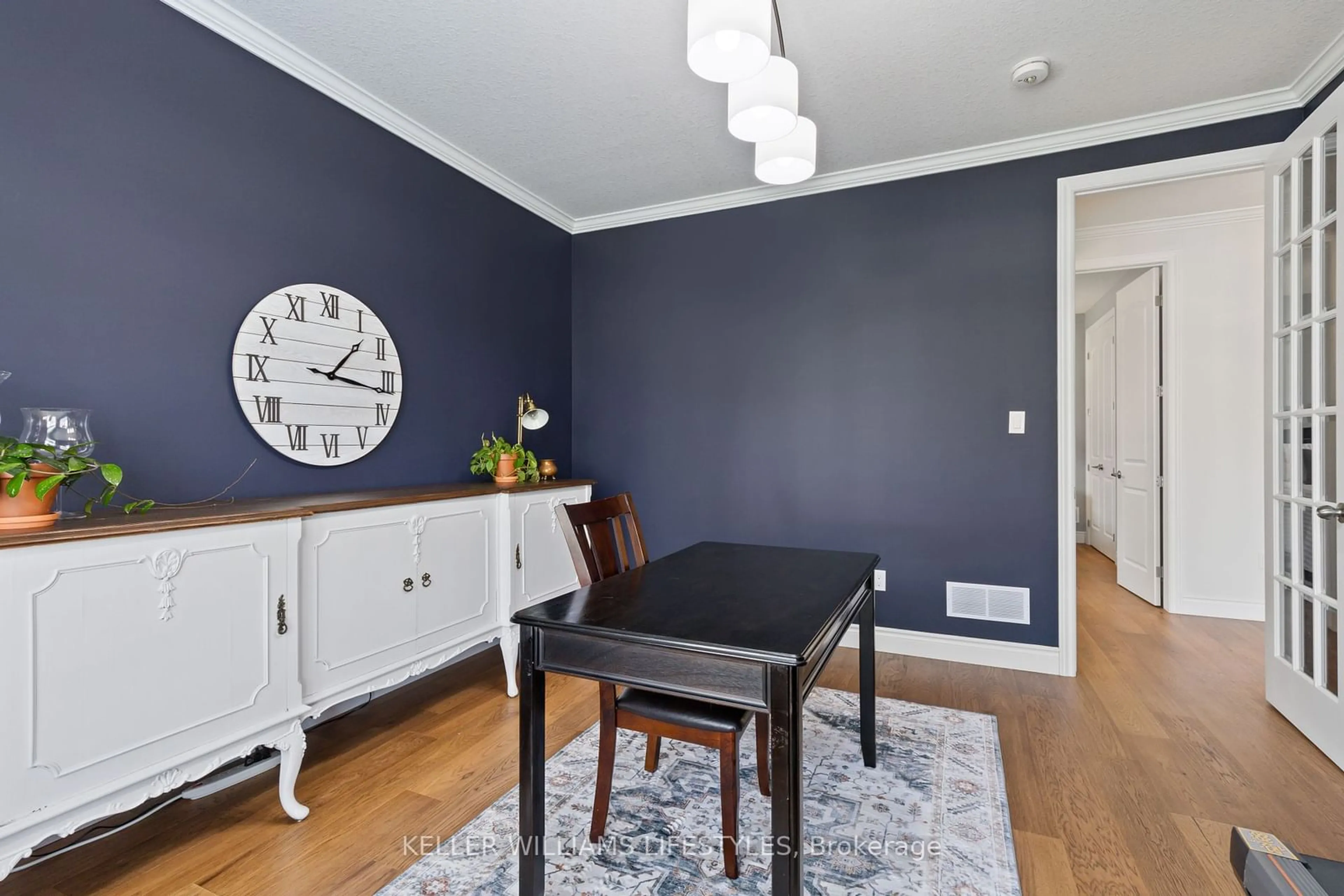 Dining room, wood/laminate floor for 114 ASPEN Circ, Thames Centre Ontario N0M 0A4