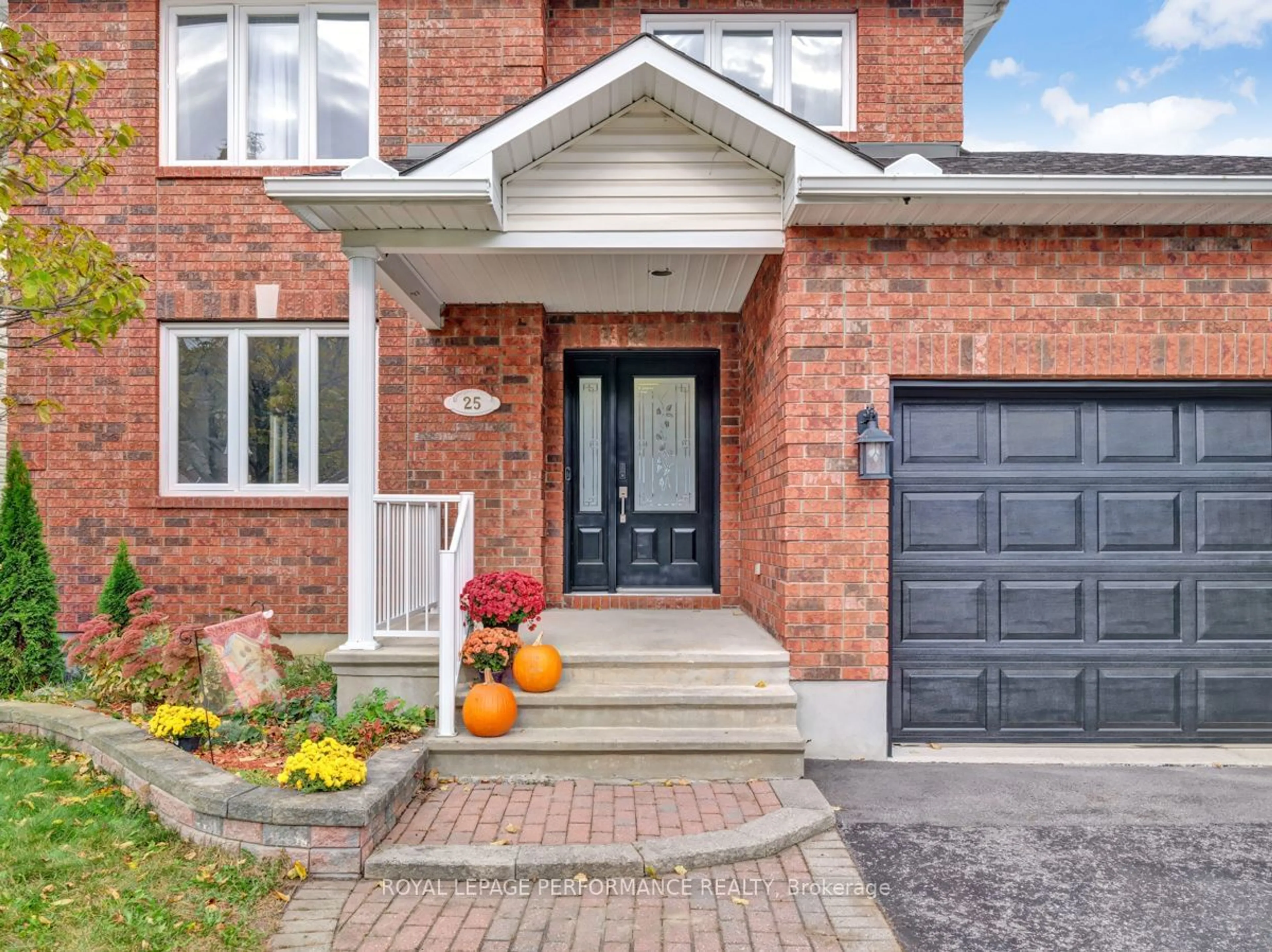 Home with brick exterior material, street for 25 CAMPBELL Crt, Russell Ontario K4R 1G7