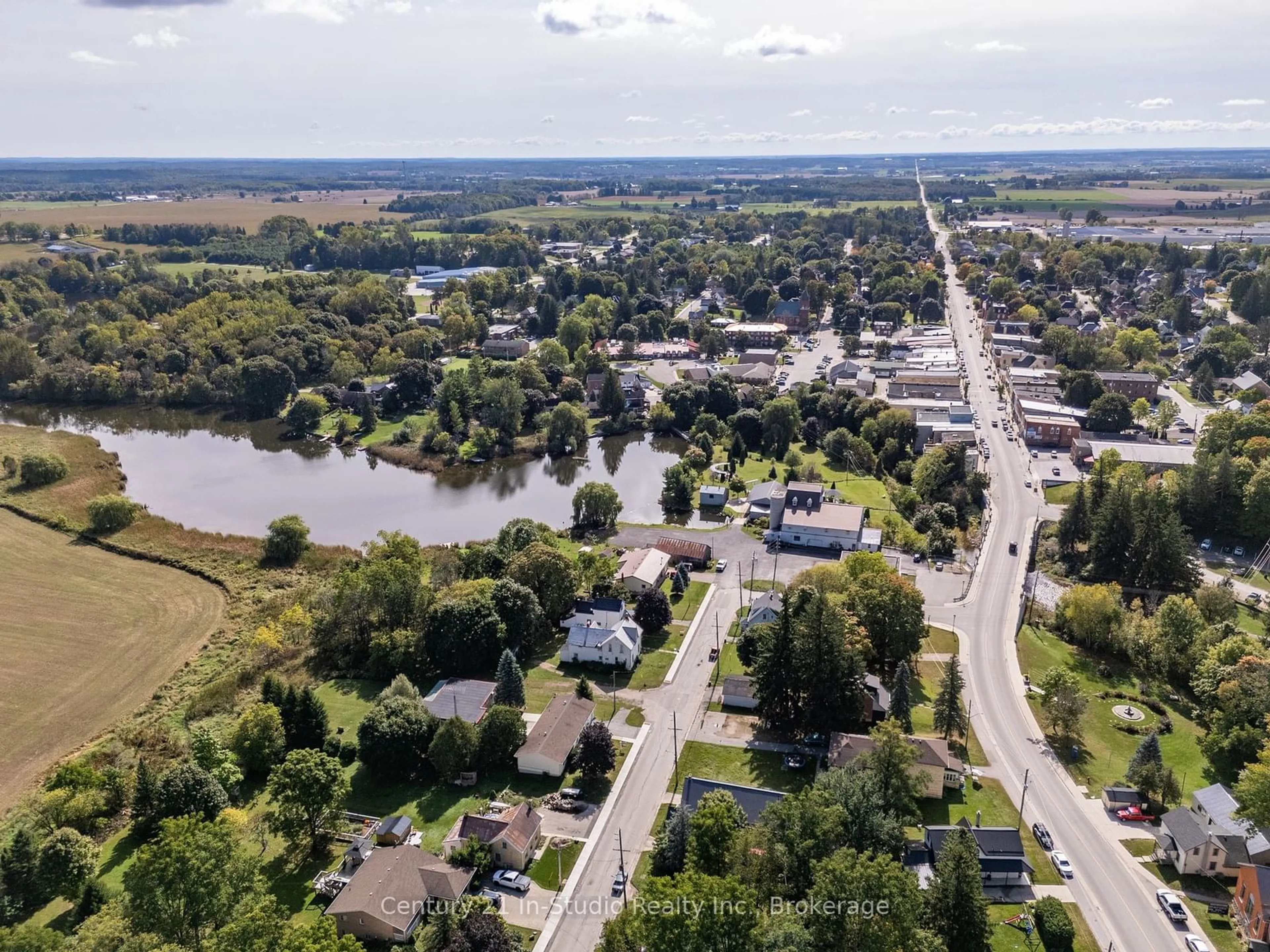 A pic from outside/outdoor area/front of a property/back of a property/a pic from drone, water/lake/river/ocean view for 44 2ND Ave, Arran-Elderslie Ontario N0G 1L0