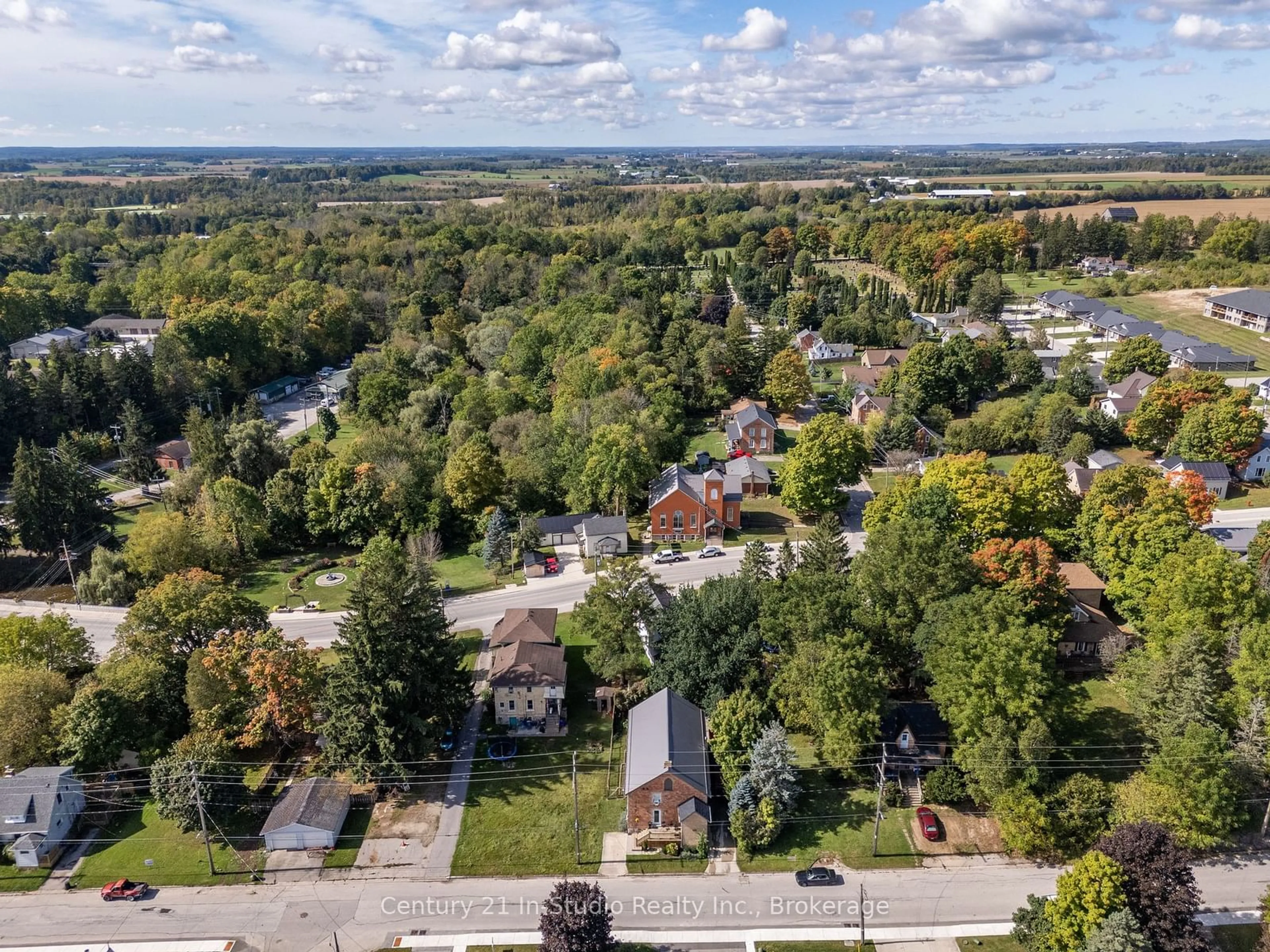 A pic from outside/outdoor area/front of a property/back of a property/a pic from drone, unknown for 44 2ND Ave, Arran-Elderslie Ontario N0G 1L0