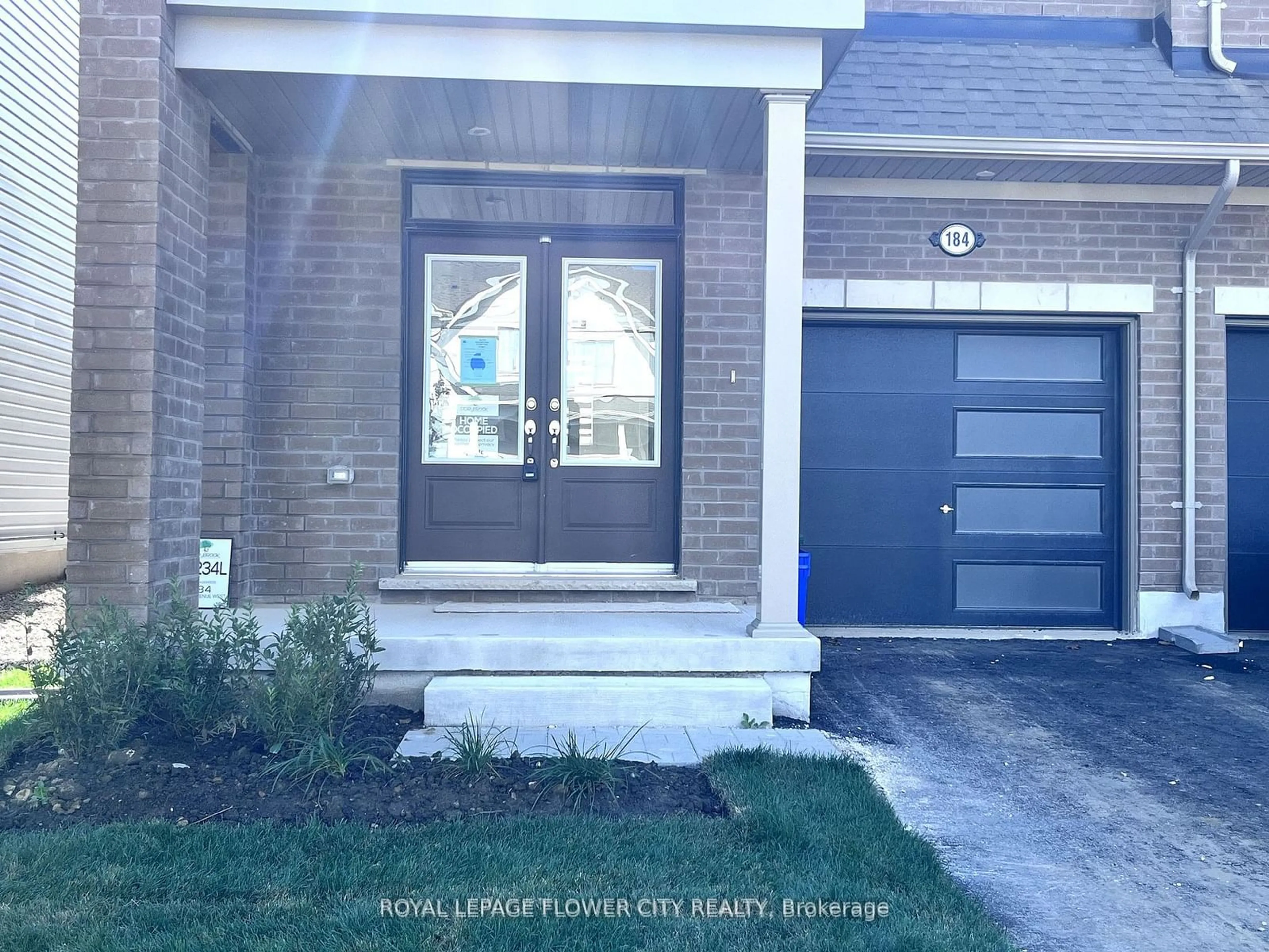 Indoor entryway for 184 Elliot Ave, Centre Wellington Ontario N1M 2W3