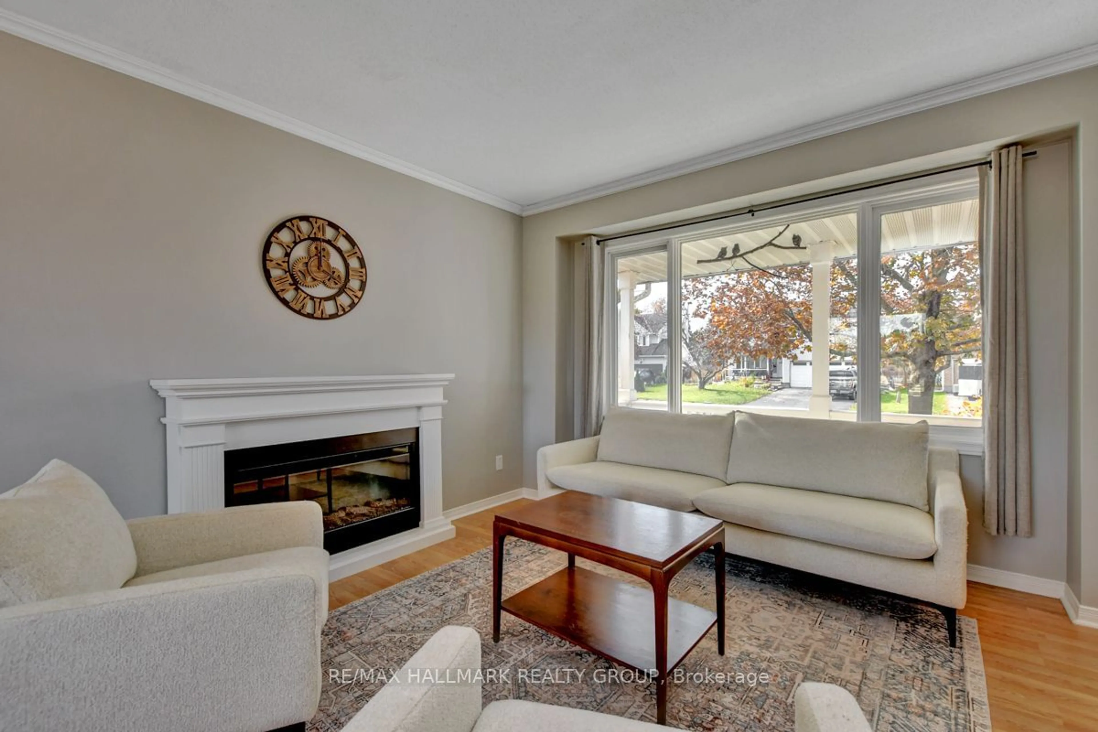 Living room with furniture, unknown for 112 TWEED Cres, Russell Ontario K4R 1A5