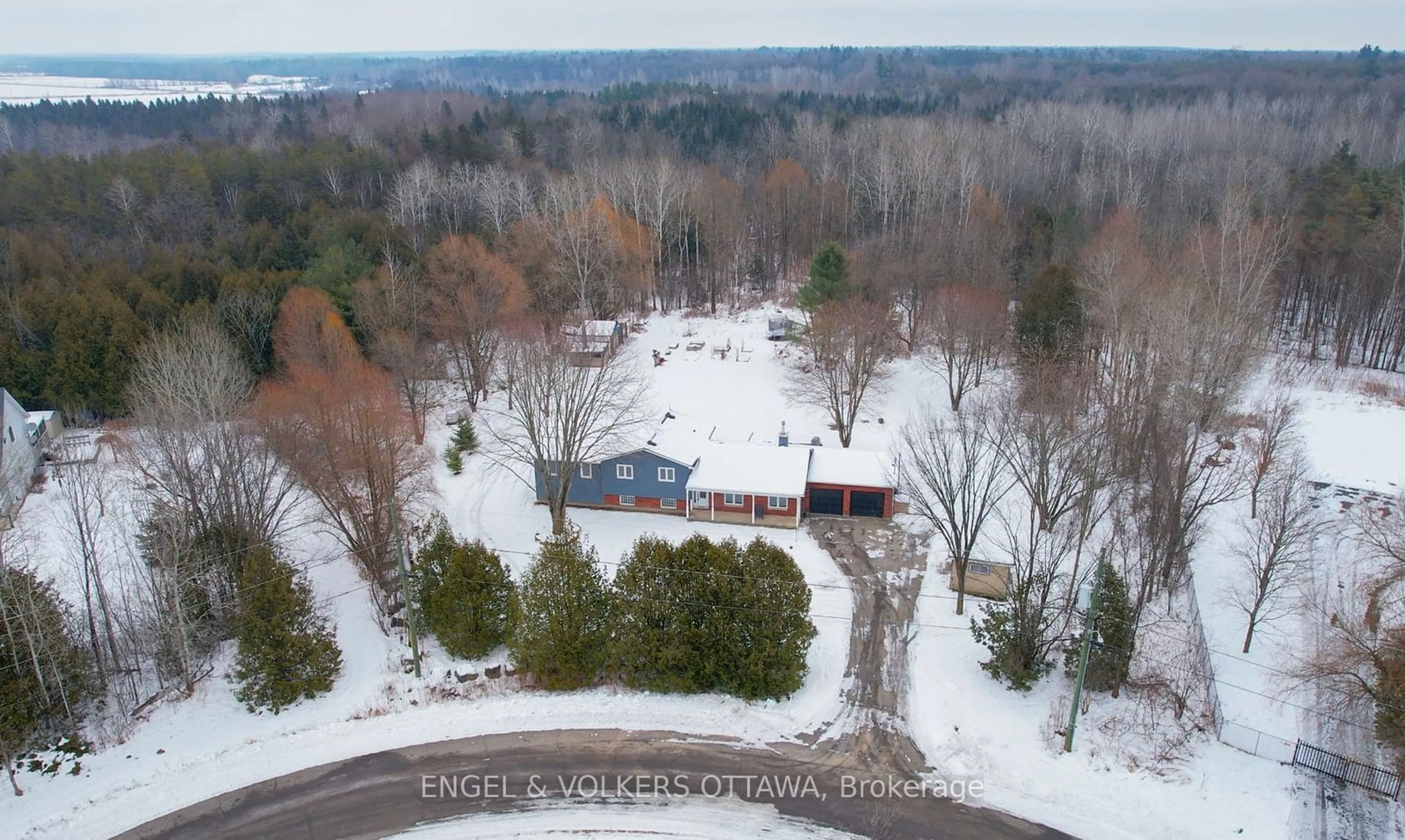 A pic from outside/outdoor area/front of a property/back of a property/a pic from drone, unknown for 8301 Albert Bouwers Circ, Greely - Metcalfe - Osgoode - Vernon and Area Ontario K0A 2P0