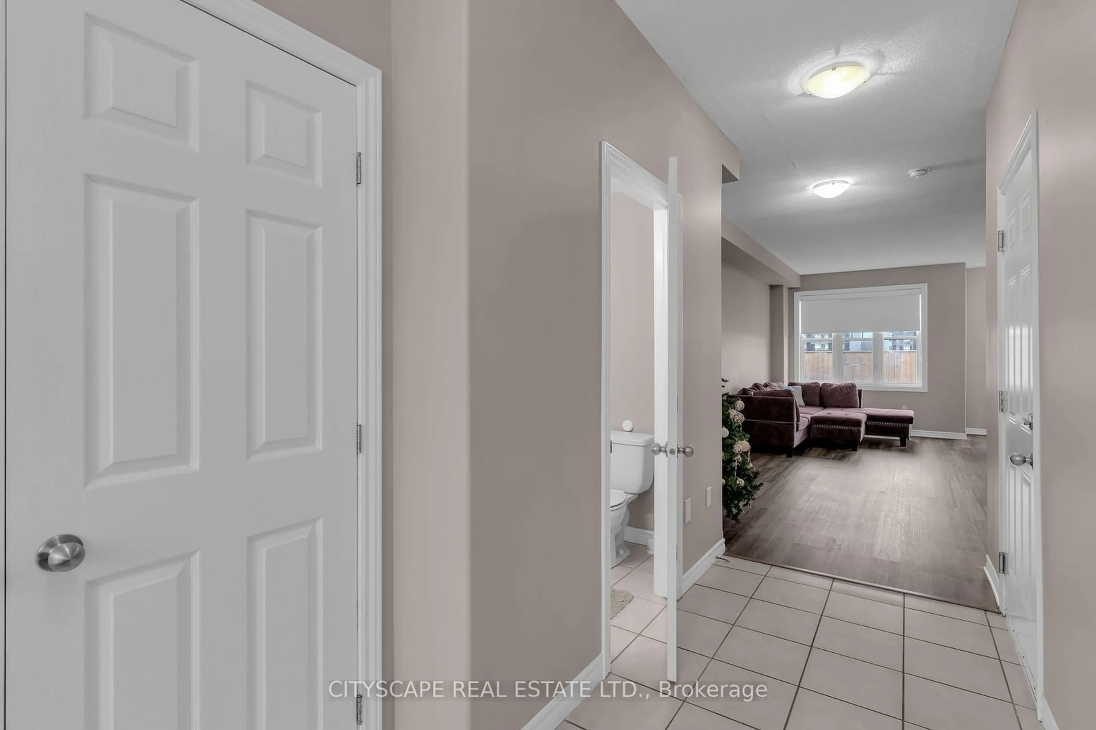 Indoor entryway for 782 Newmarket Lane, Kingston Ontario K7K 0C8