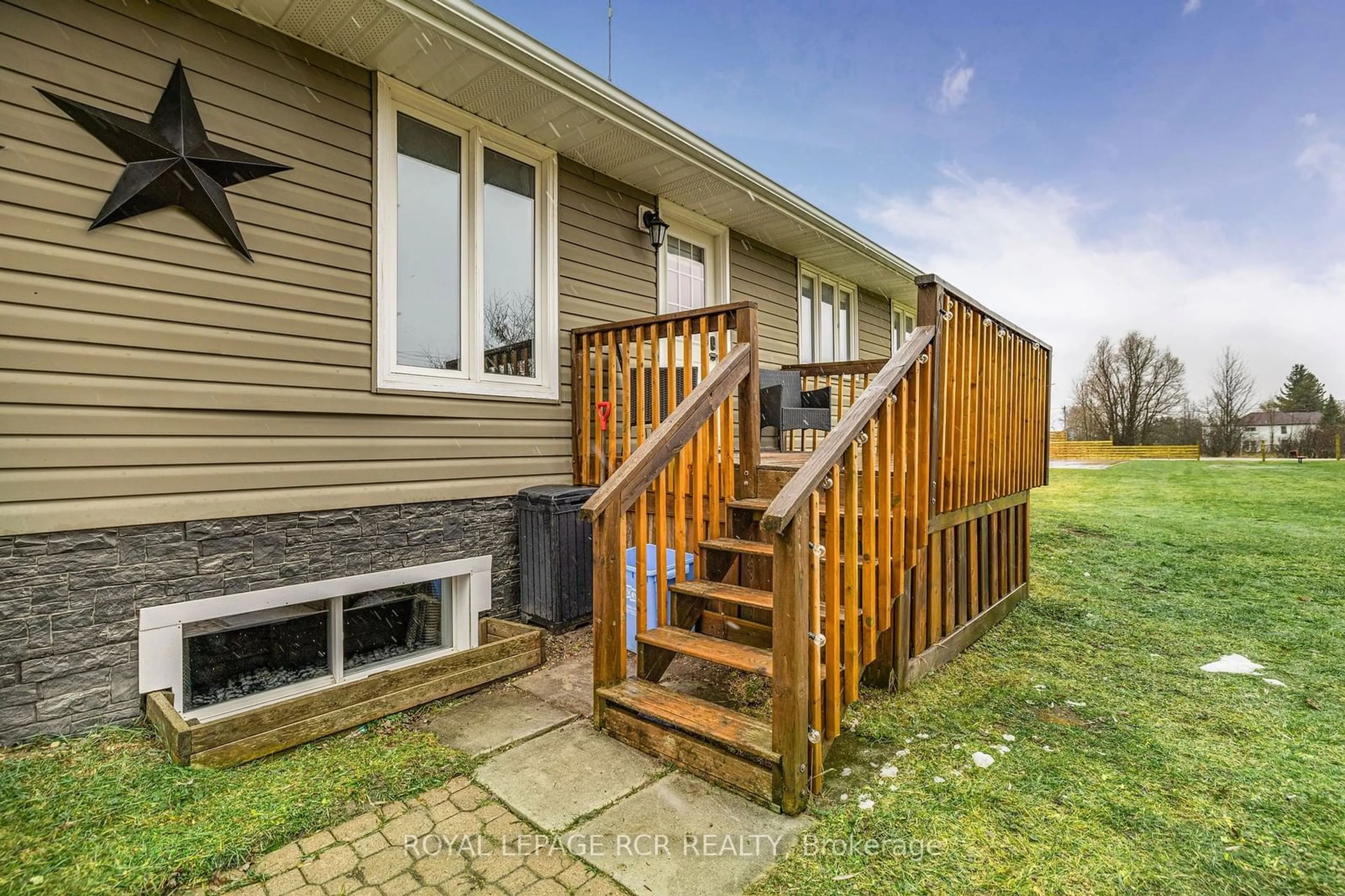 Patio, street for 682405 Two-Sixty Sdrd, Melancthon Ontario L9V 2N1