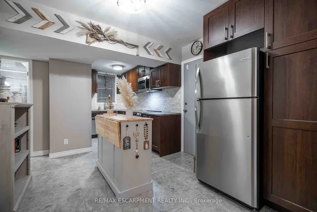 Additional property image - 356 HUNTER St Unit 9