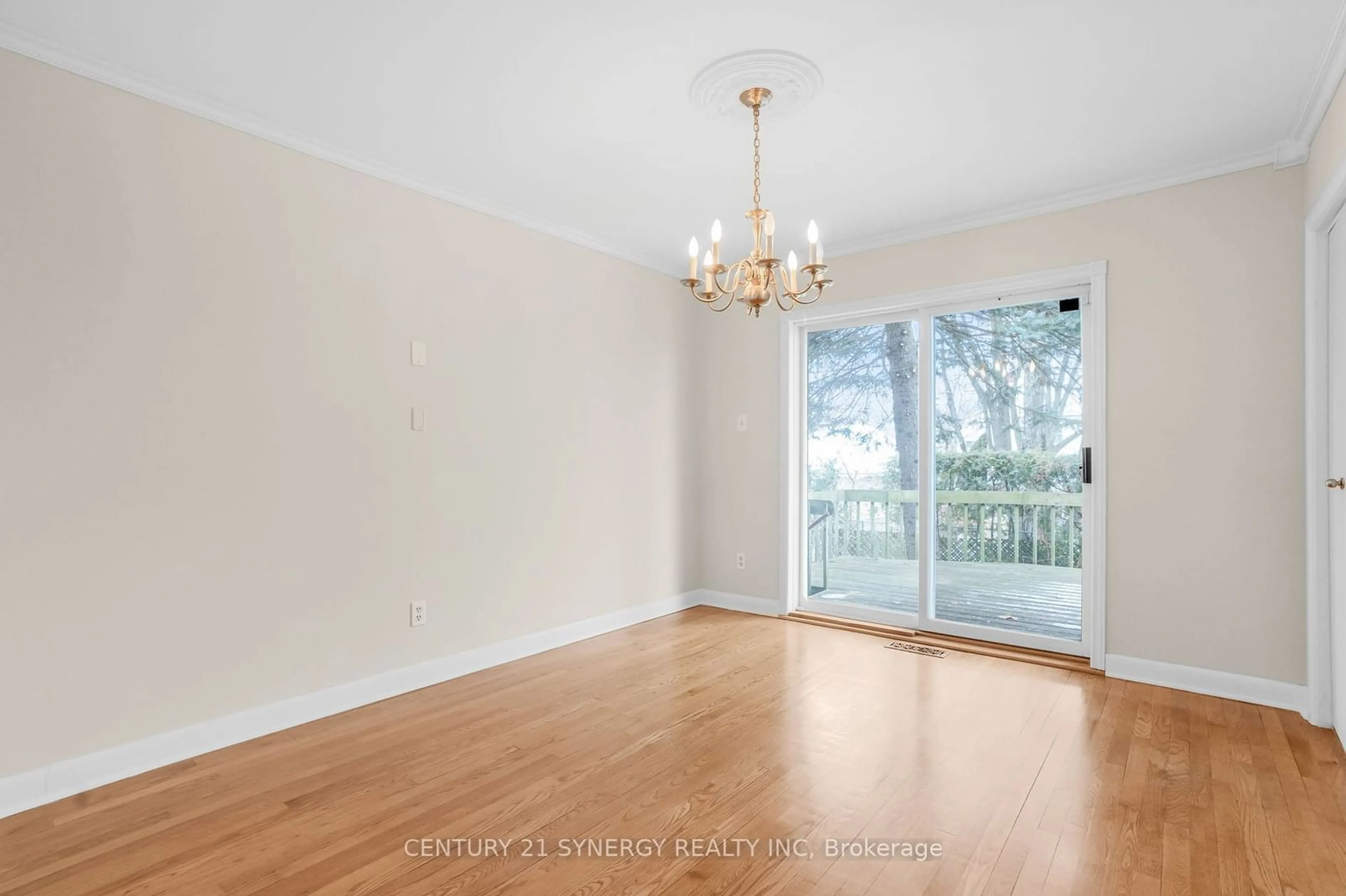 Dining room, wood/laminate floor for 1254 Woodside Dr, Belair Park - Copeland Park and Area Ontario K2C 2G9