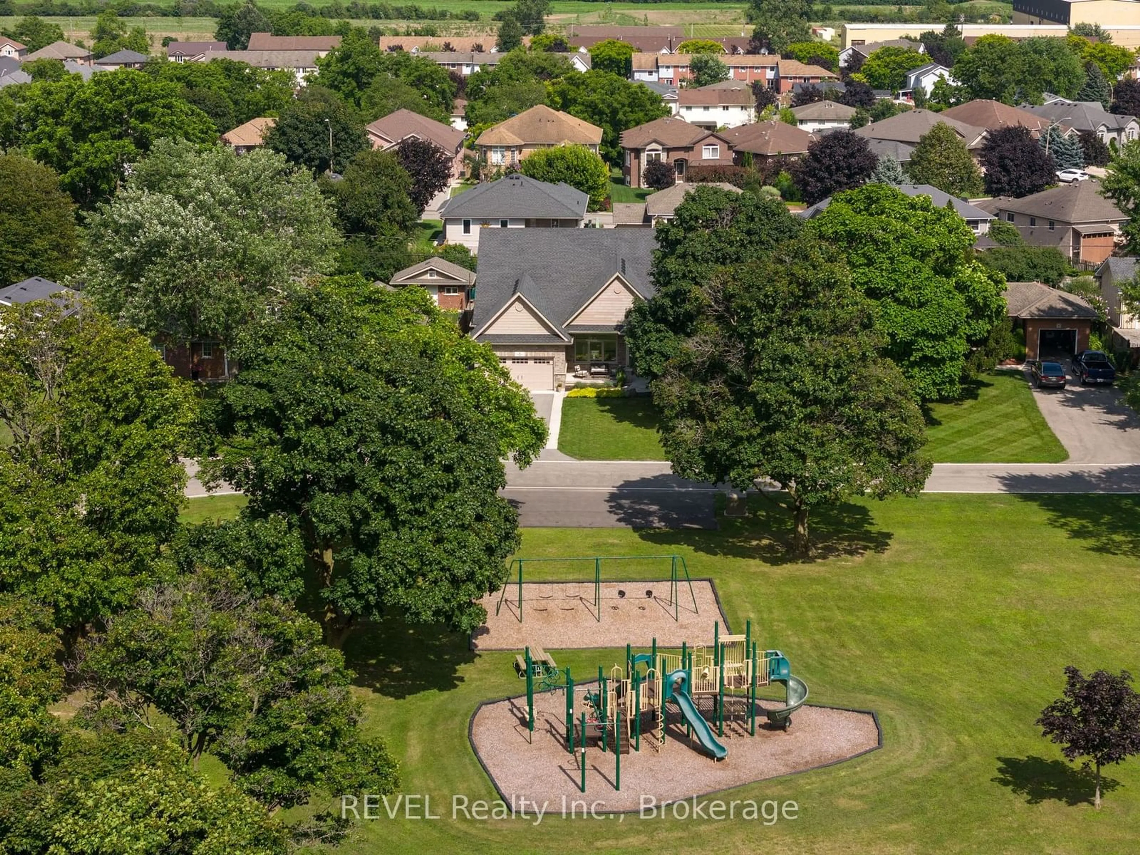 A pic from outside/outdoor area/front of a property/back of a property/a pic from drone, mountain view for 8 Runnymede Rd, Port Colborne Ontario L3K 5C1