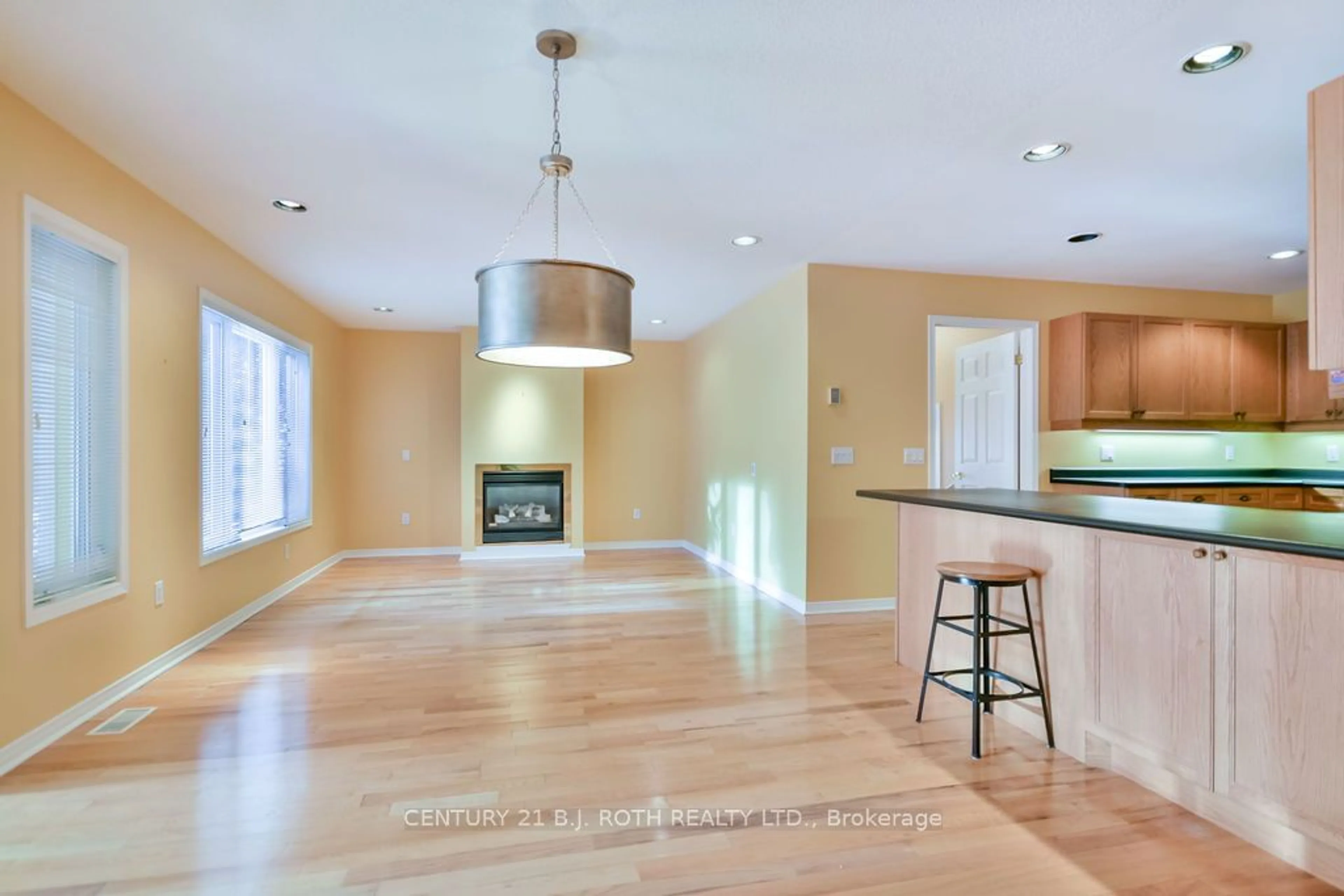 Open concept kitchen, unknown for 105 Pine Ridge Gate, Gravenhurst Ontario P1P 1Z2