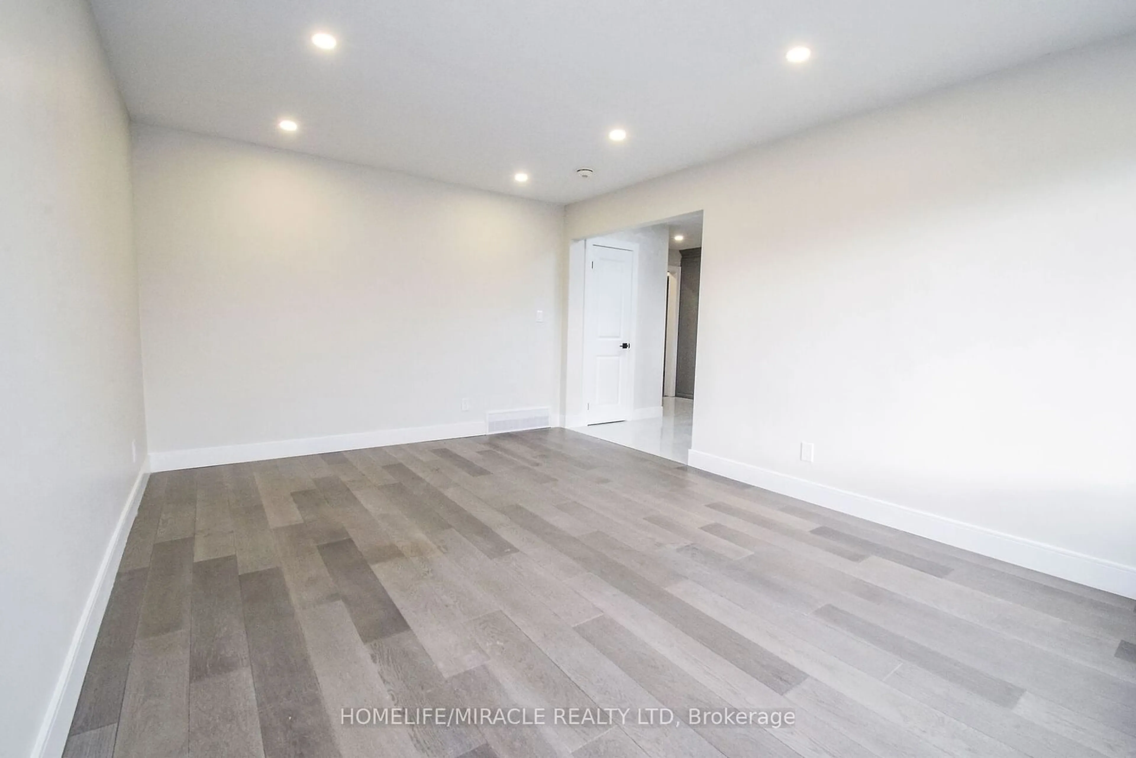 A pic of a room for 25 Meredith Dr, St. Catharines Ontario L2M 6R5