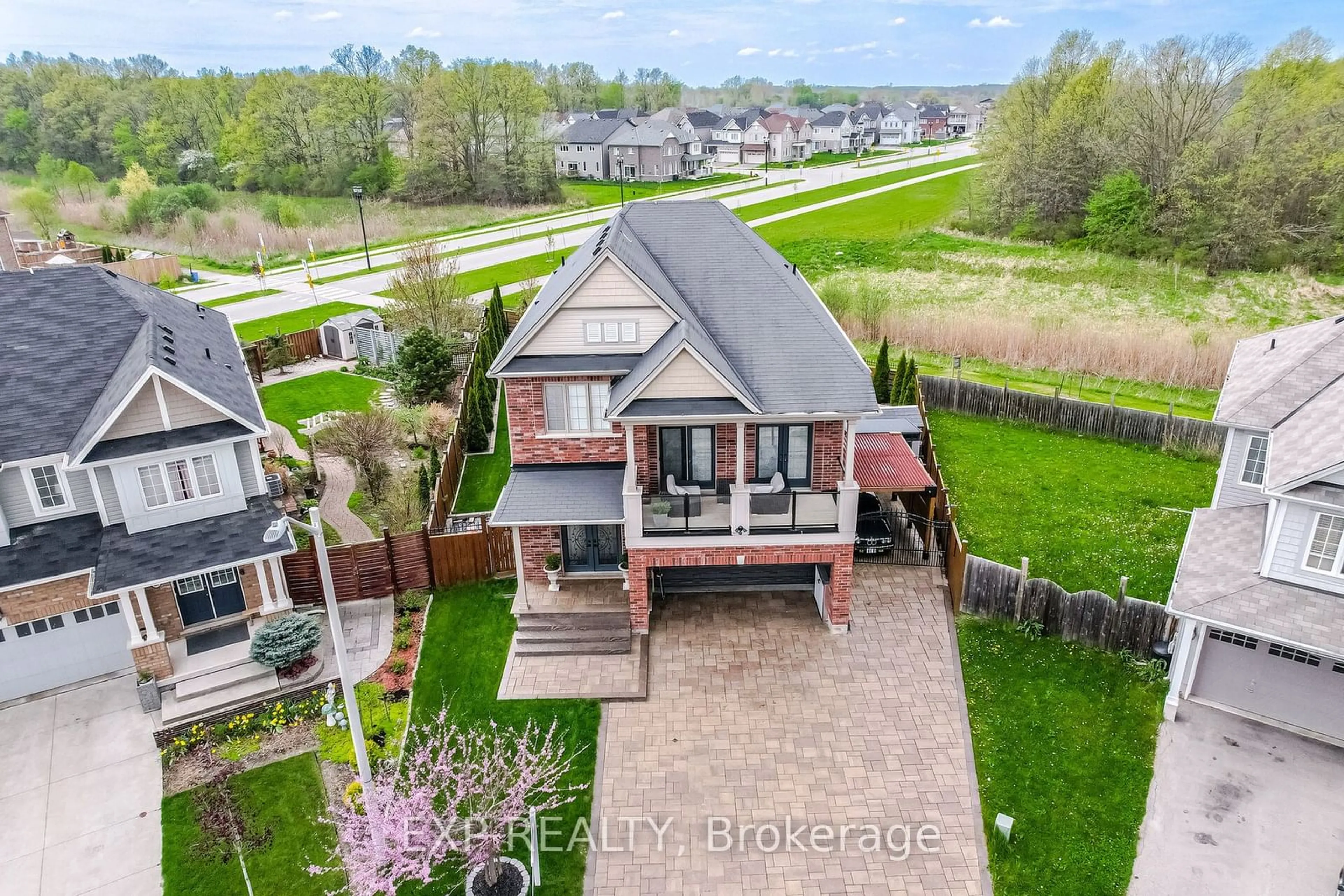 A pic from outside/outdoor area/front of a property/back of a property/a pic from drone, water/lake/river/ocean view for 8799 Dogwood Cres, Niagara Falls Ontario L2G 7V7