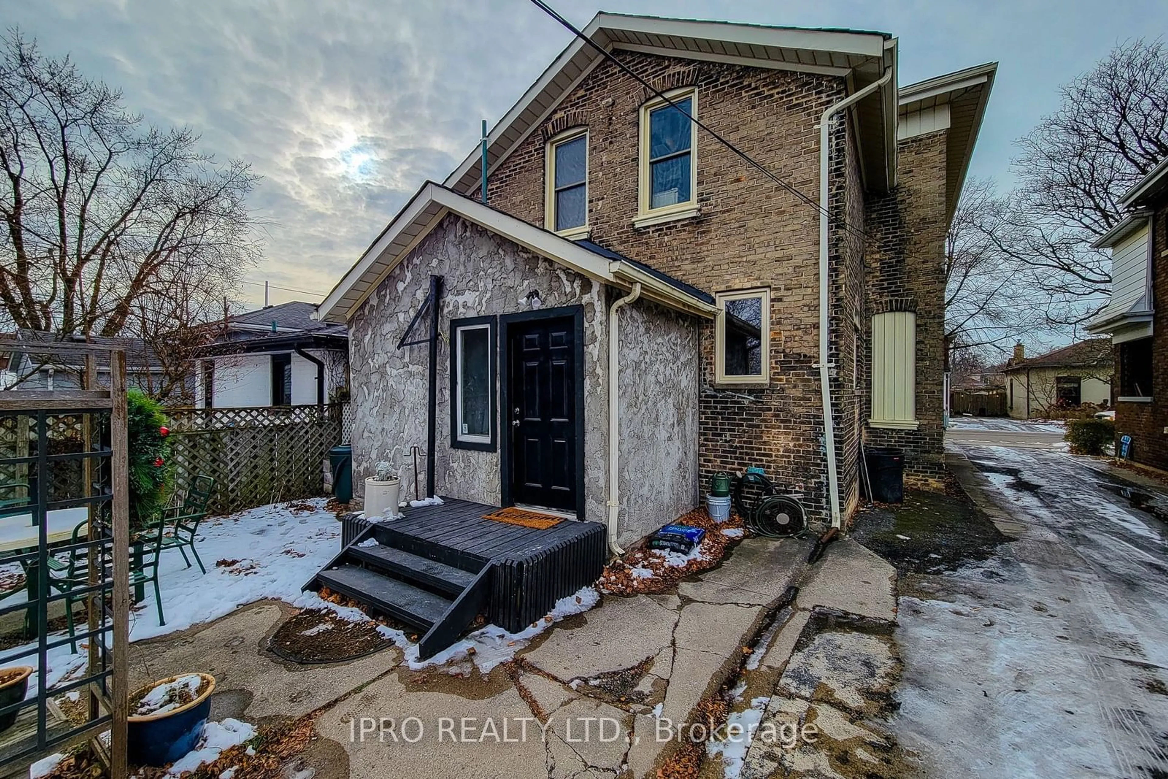 Home with brick exterior material, street for 133 William St, Brantford Ontario N3T 3L2