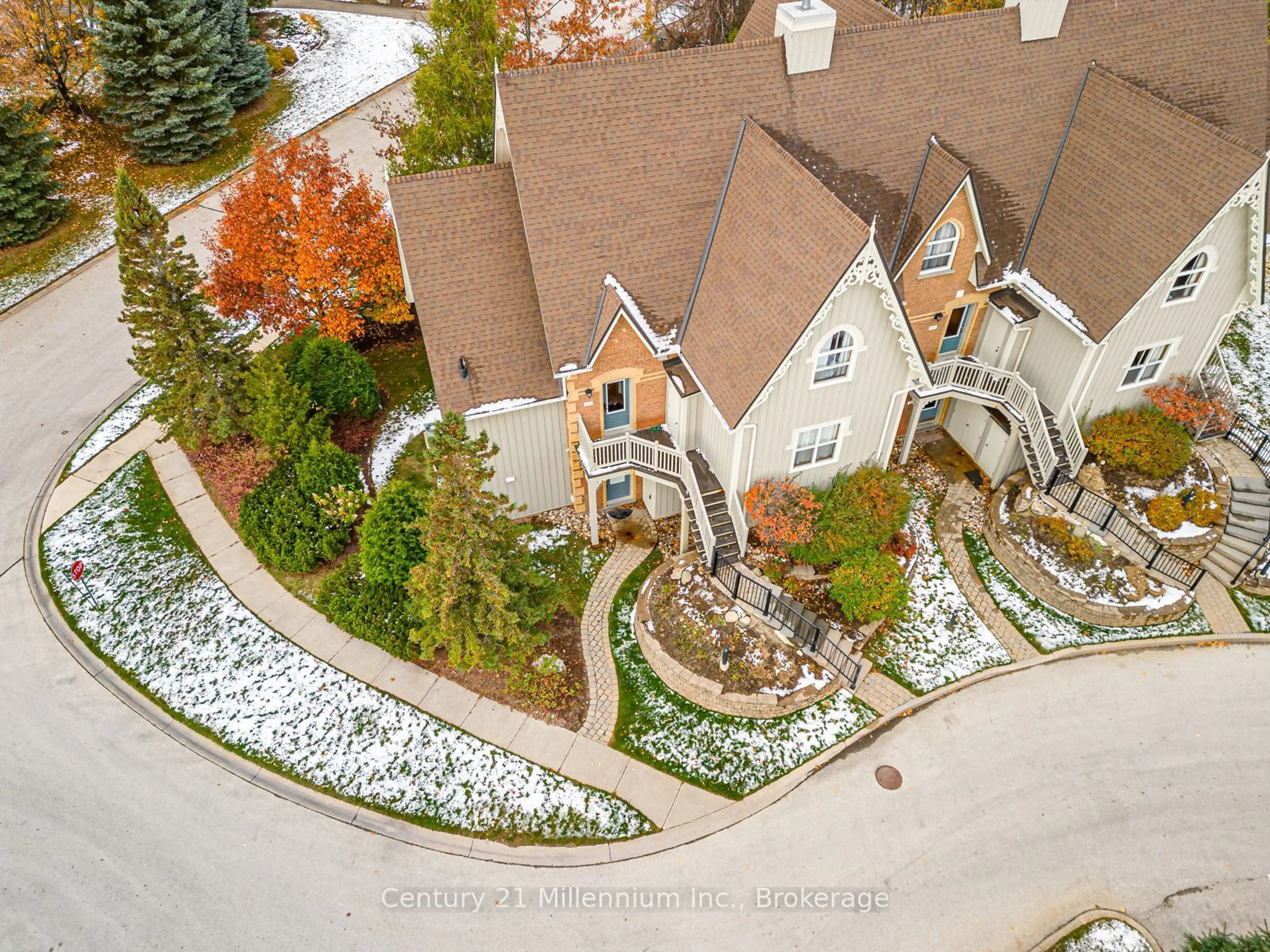 A pic from outside/outdoor area/front of a property/back of a property/a pic from drone, street for 184 Snowbridge Way #120, Blue Mountains Ontario L9Y 3Z2