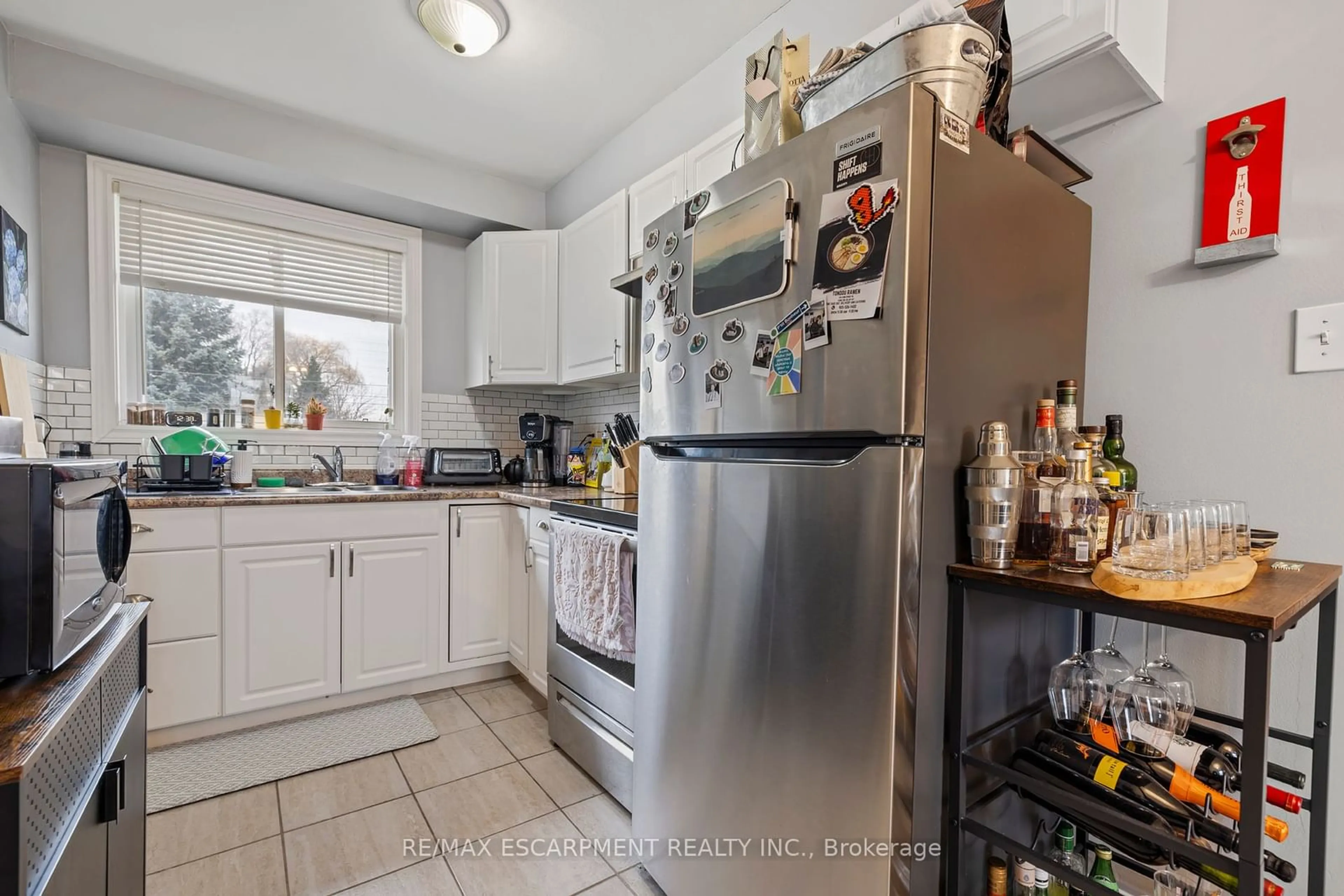 Standard kitchen, unknown for 107 Horning Dr, Hamilton Ontario L9C 6L2