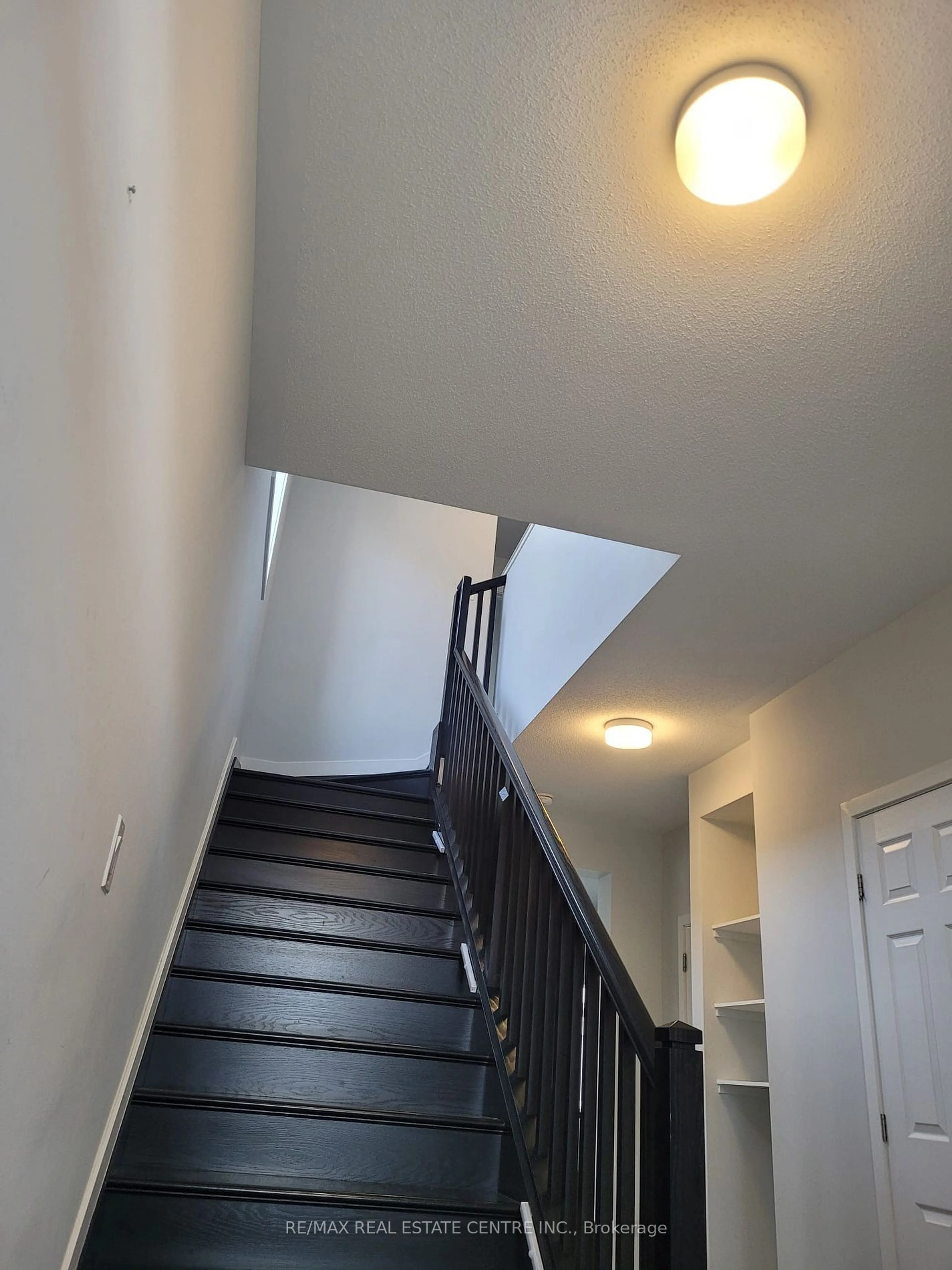 Stairs for 524 Filly Terr, Stittsville - Munster - Richmond Ontario K0A 2Z0