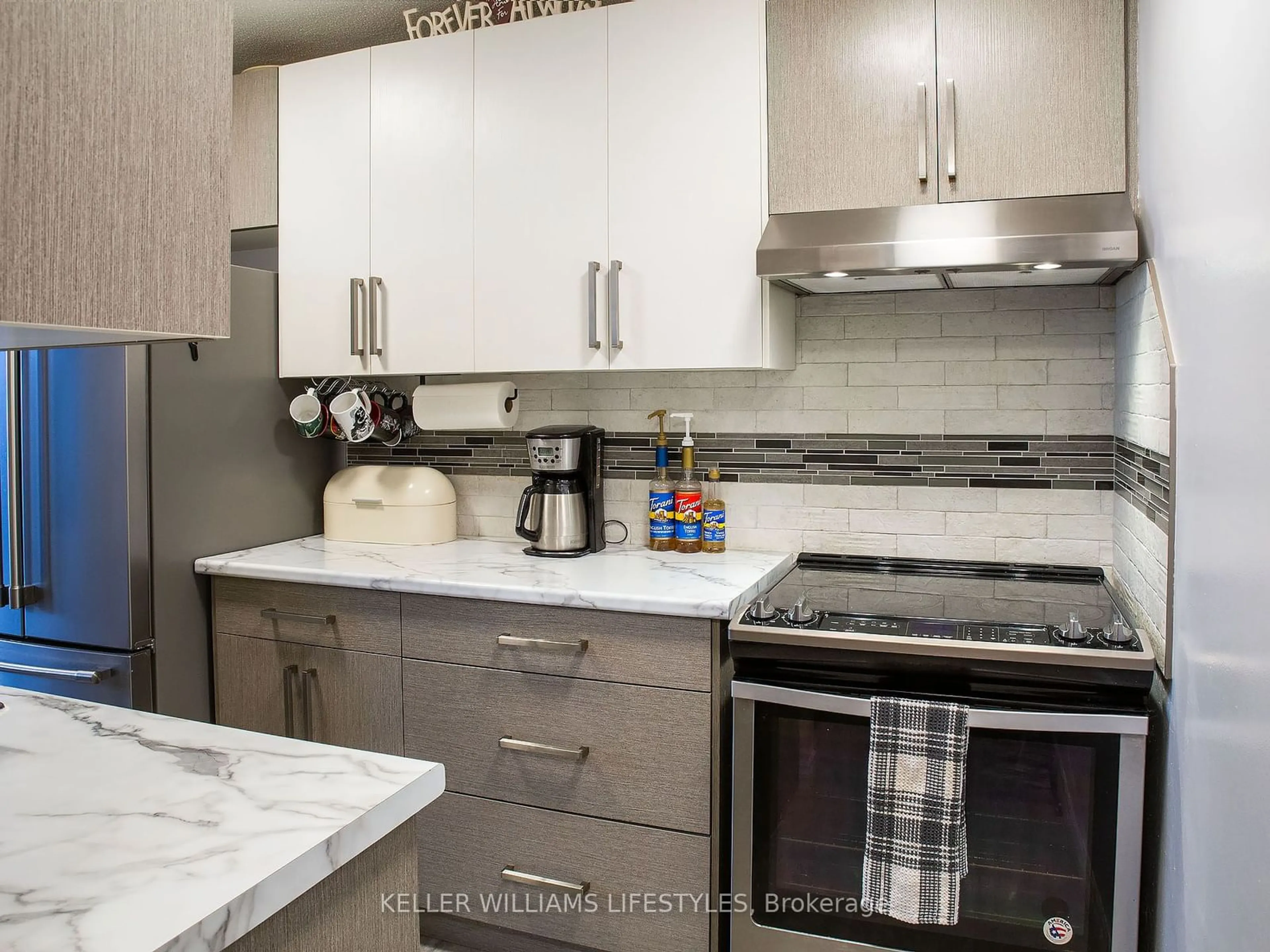 Contemporary kitchen, ceramic/tile floor for 1105 Jalna Blvd #1410, London Ontario N6E 2S9