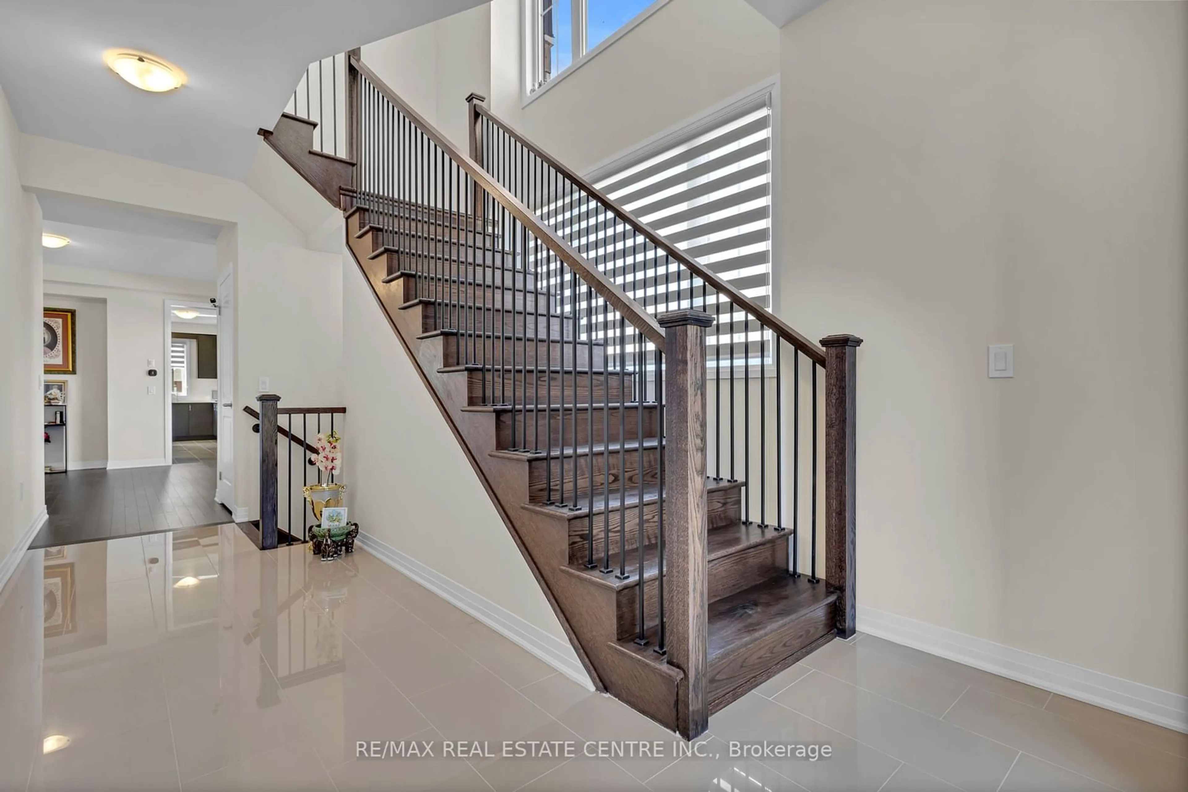 Stairs for 58 Mary Watson St, North Dumfries Ontario N0B 1E0