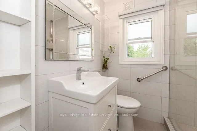 Additional property image - 925 King St