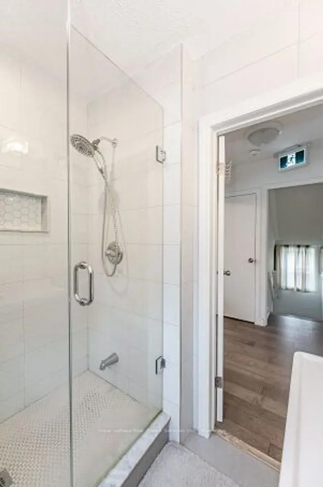 Additional property image - 925 King St