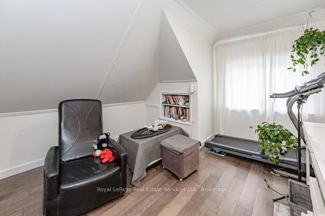 Additional property image - 925 King St