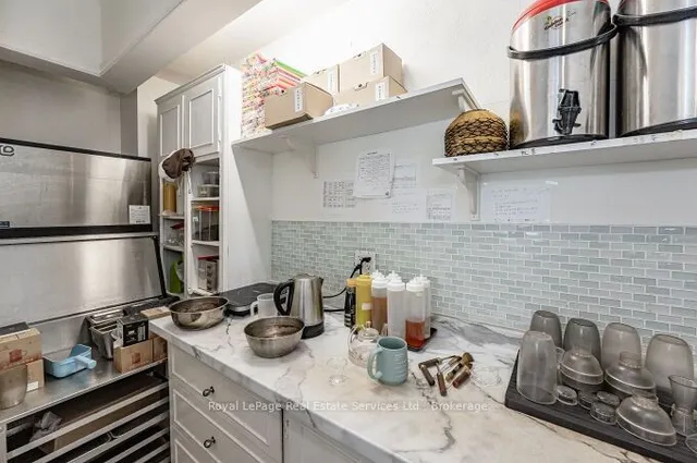 Additional property image - 925 King St