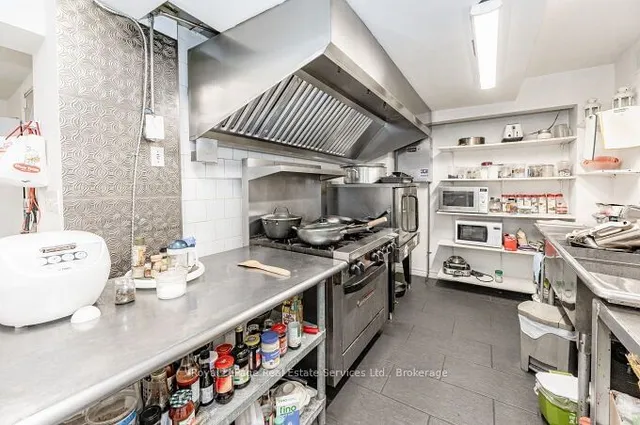 Additional property image - 925 King St