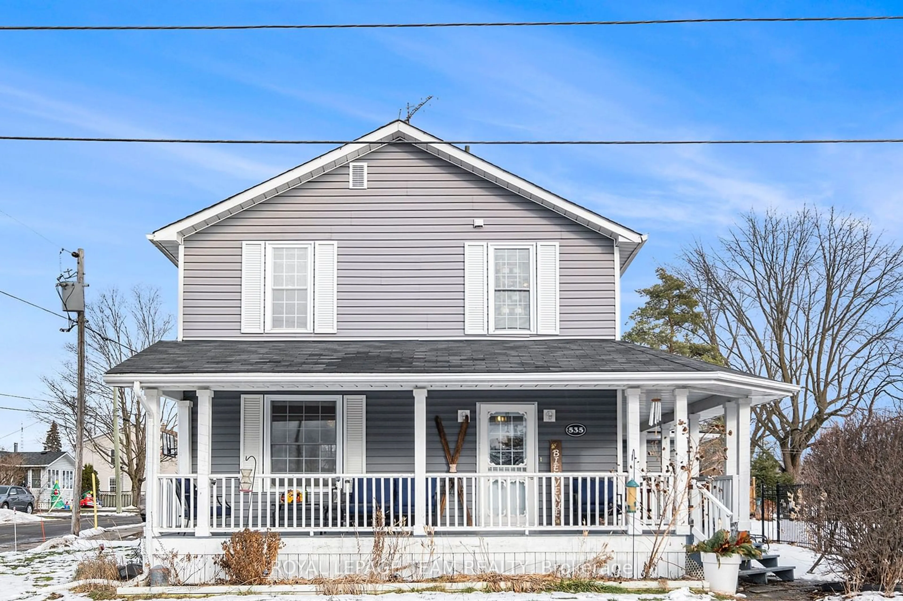 Home with vinyl exterior material, street for 535 Albert St, North Dundas Ontario K0C 2K0