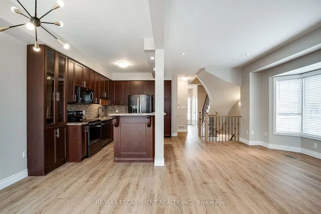 Additional property image - 24 Marina Point Cres