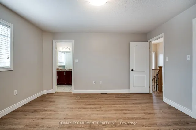 Additional property image - 24 Marina Point Cres