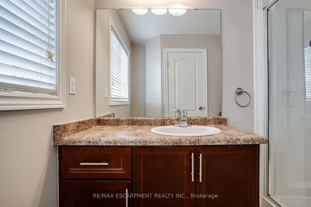 Additional property image - 24 Marina Point Cres