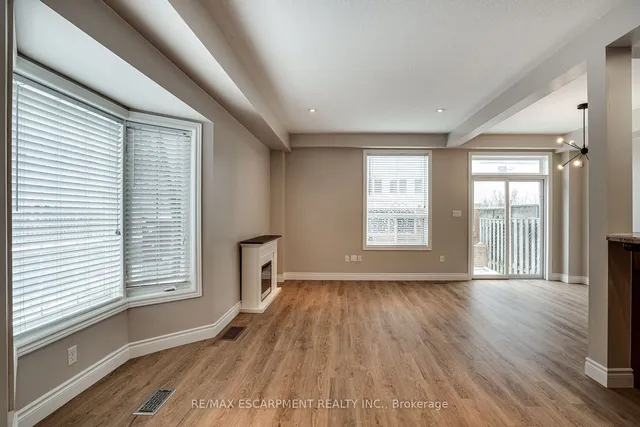 Additional property image - 24 Marina Point Cres