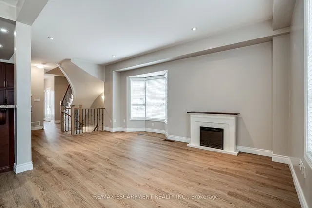 Additional property image - 24 Marina Point Cres